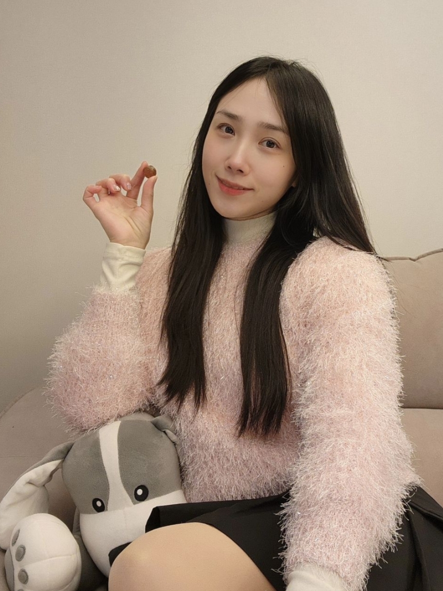 The Garment Women Pluto Mini Skirt Black, Maison Mihara Yasuhiro Mohair Pullover Knit Pink 착용 스타일