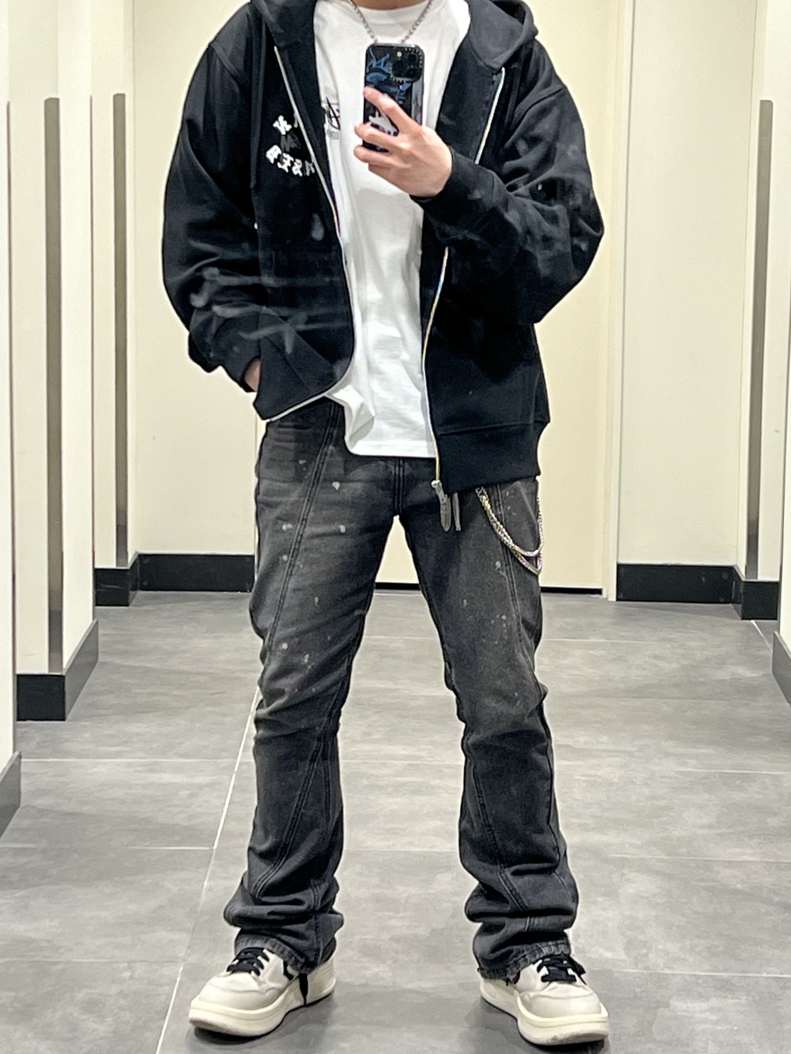 Stussy x Born X Raised Logo Zip Hoodie Black, Stussy Stock Los Angeles T-shirt White 착용 스타일