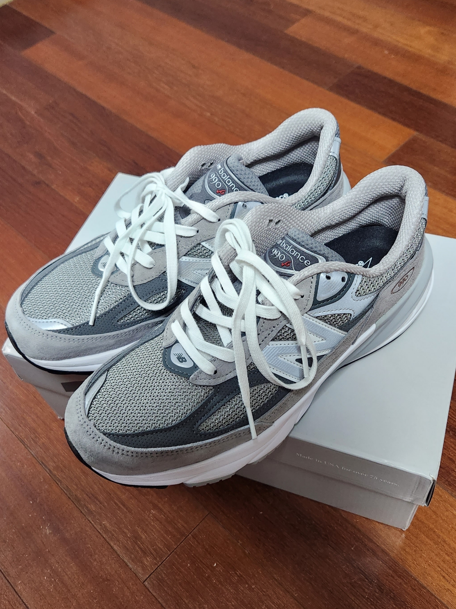 New Balance 990v6 Made in USA Grey - D Standard 착용 스타일 - 3
