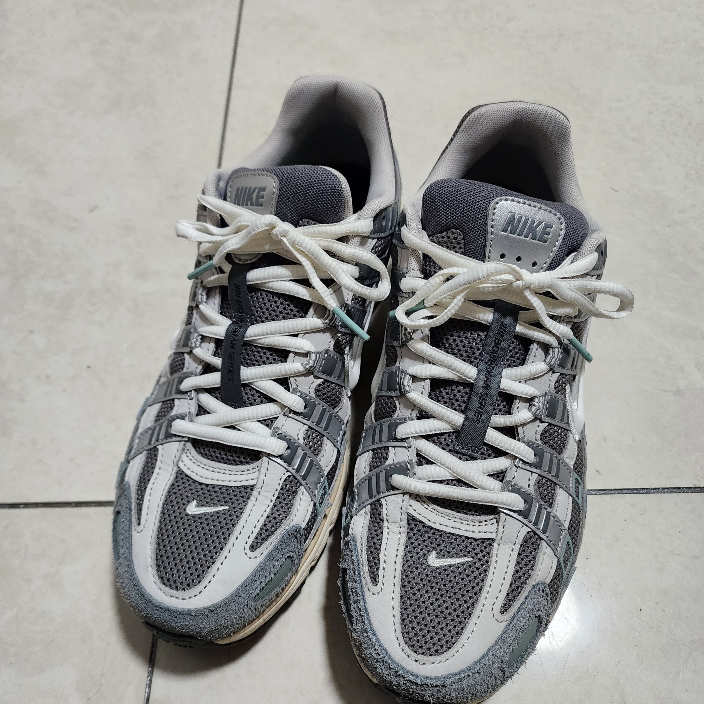Nike P-6000 Flat Pewter Light Iron Ore 착용 스타일