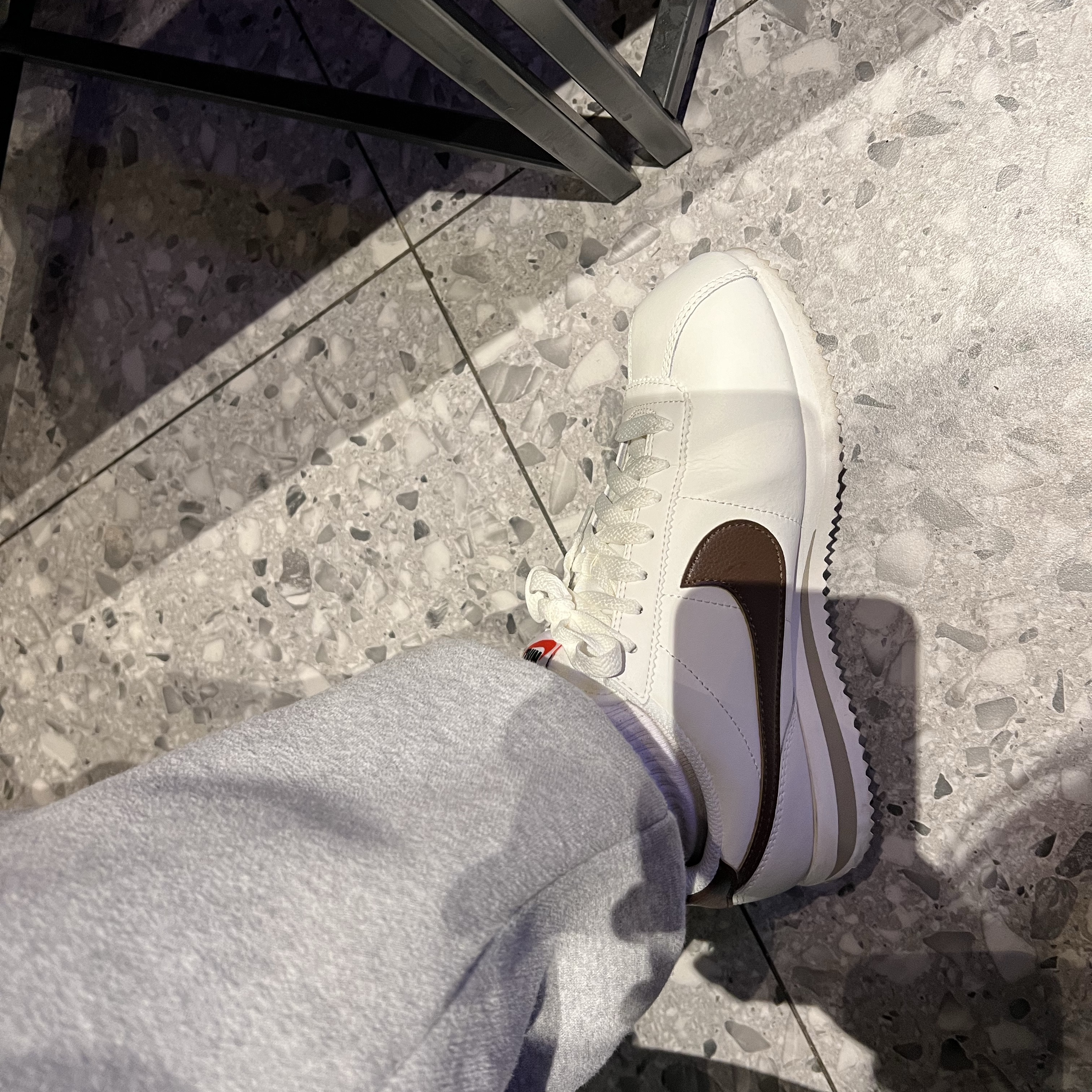 (W) Nike Cortez Sail Cacao Wow 착용 스타일