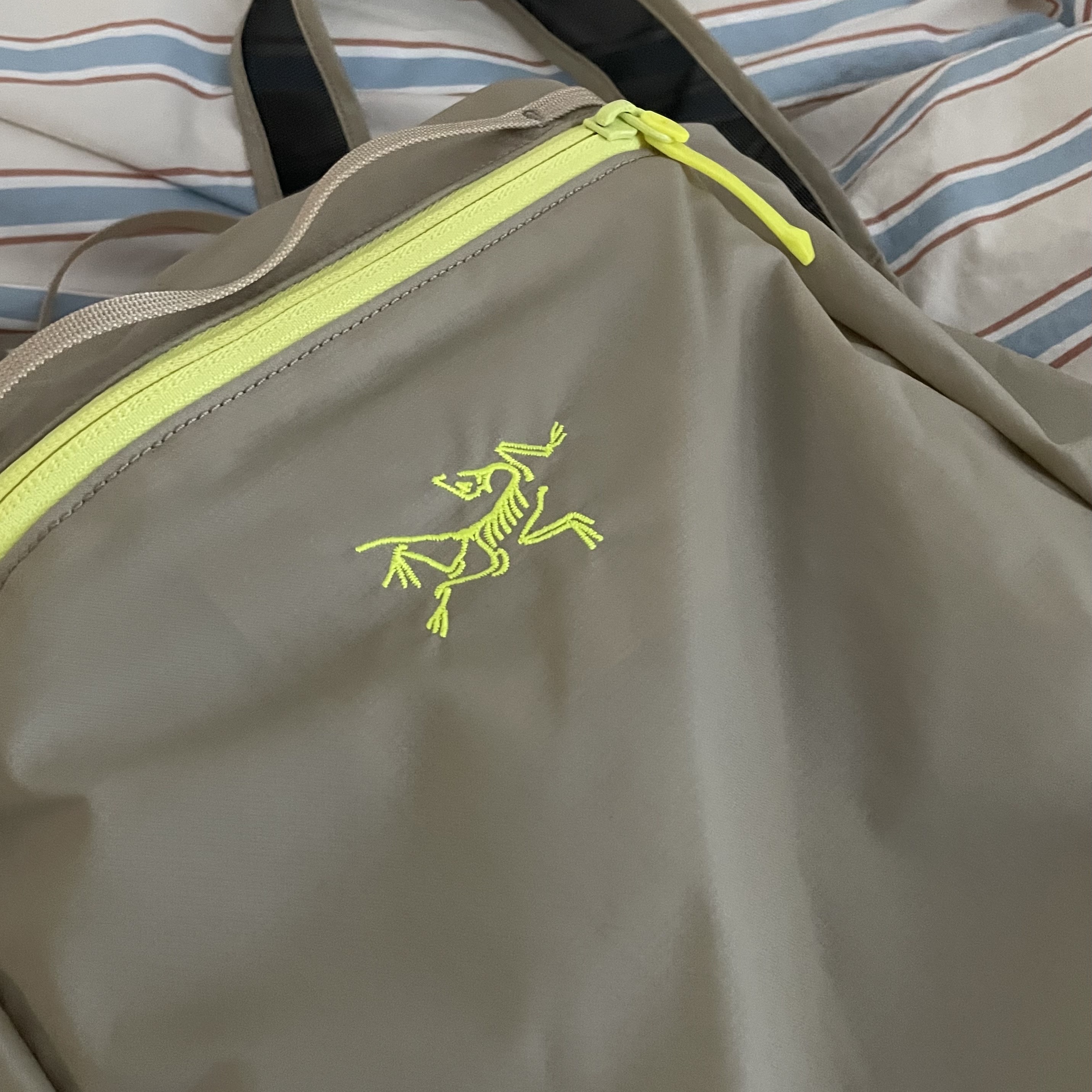 Arc'teryx Heliad 10 Backpack Wicker 착용 스타일 - 2