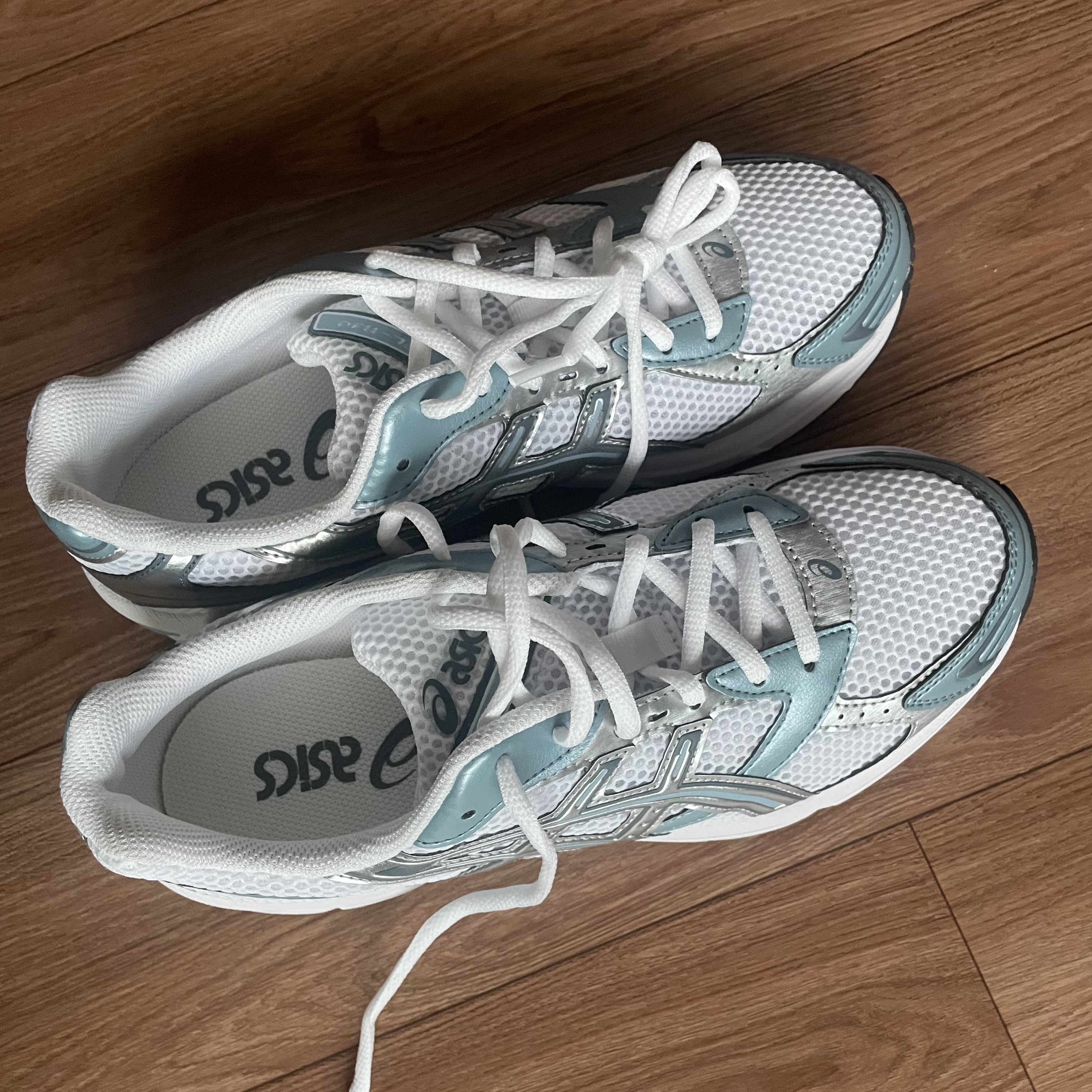 Asics Gel-1130 White Shark Skin 착용 스타일
