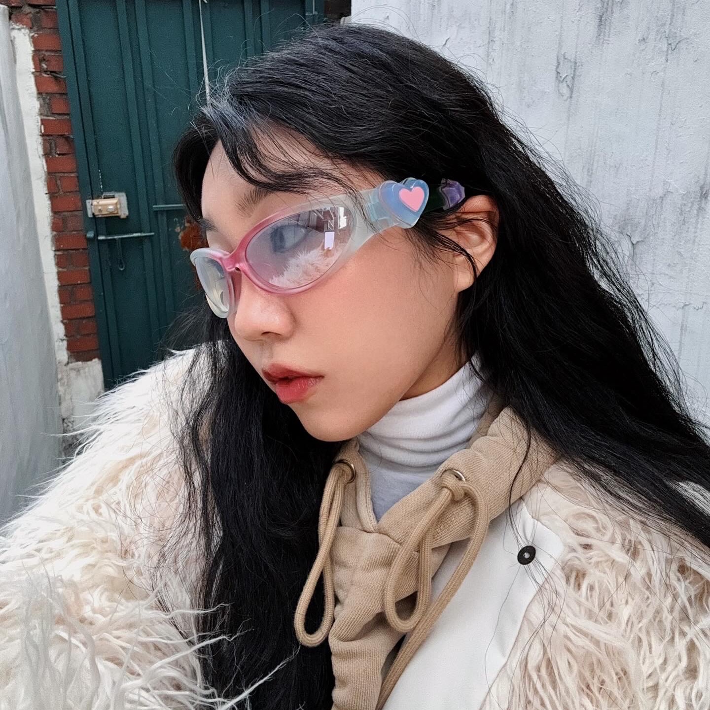 젠틀 몬스터 구미 MG1 멀티컬러 착용 스타일 - 2