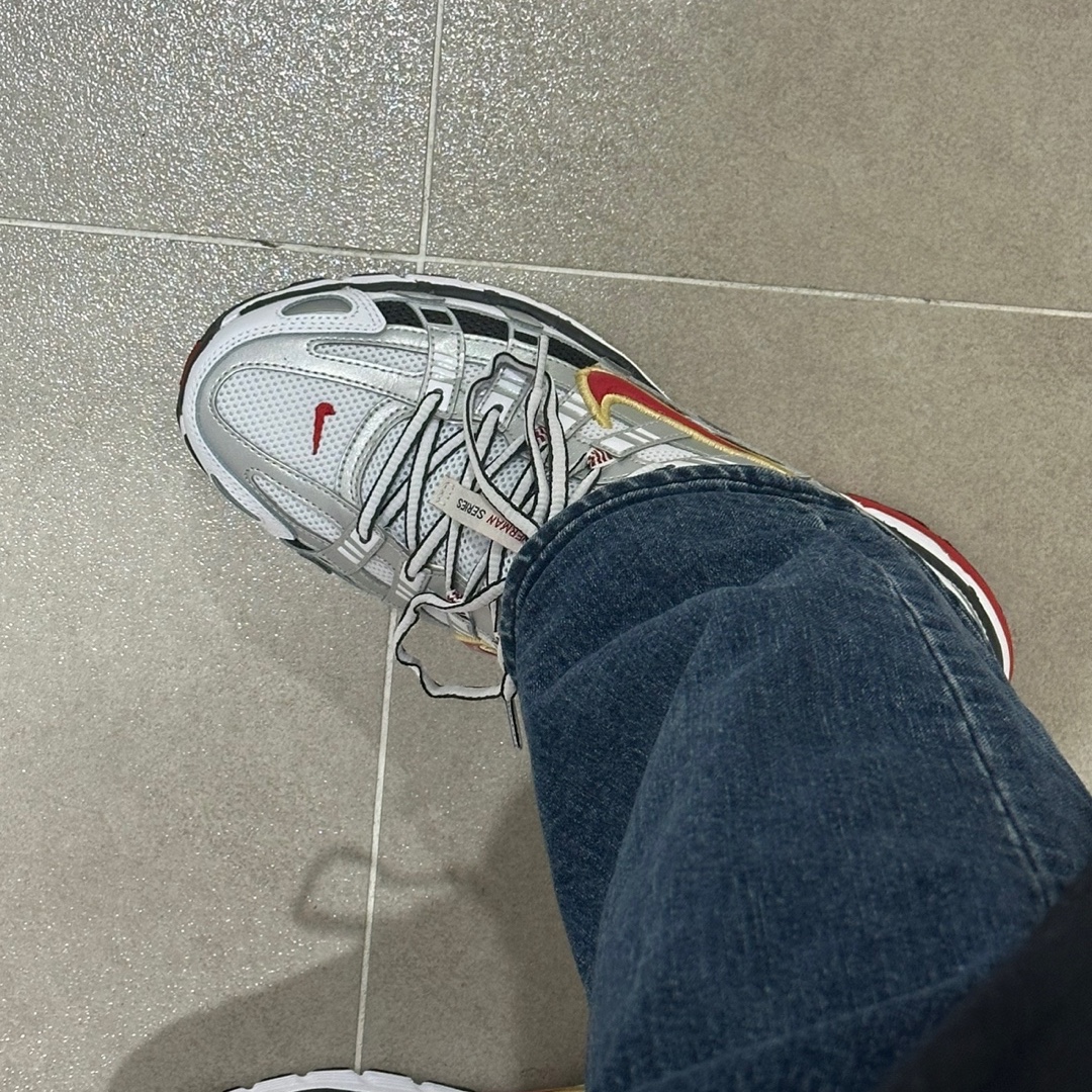 (W) Nike P-6000 Metallic Silver Red 착용 스타일