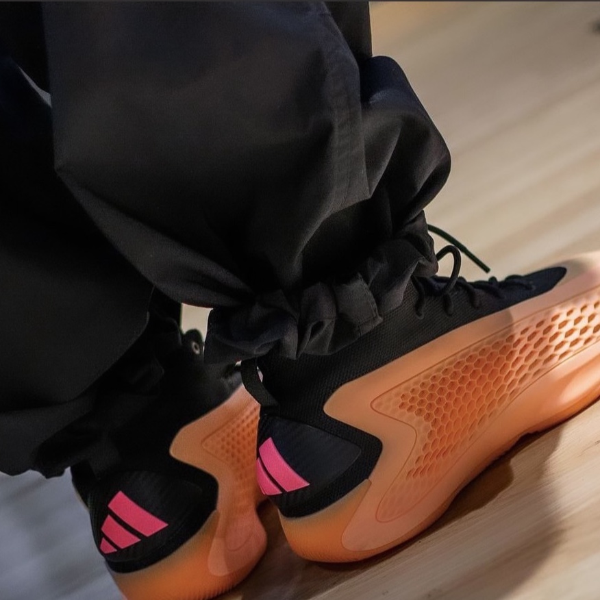 Adidas A.E. 1 Acid Orange Core Black 착용 스타일