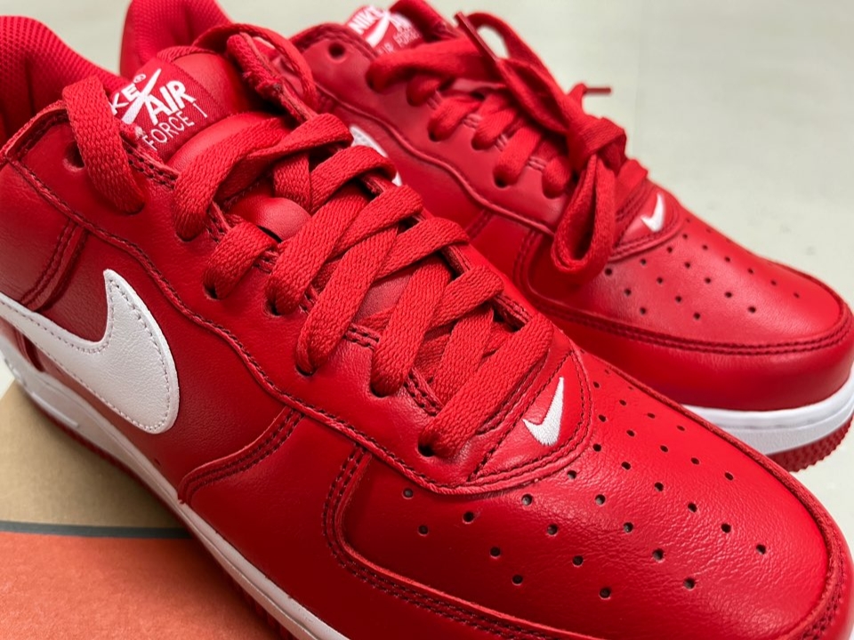 Nike Air Force 1 Low Retro Color of the Month University Red 착용 스타일 - 2