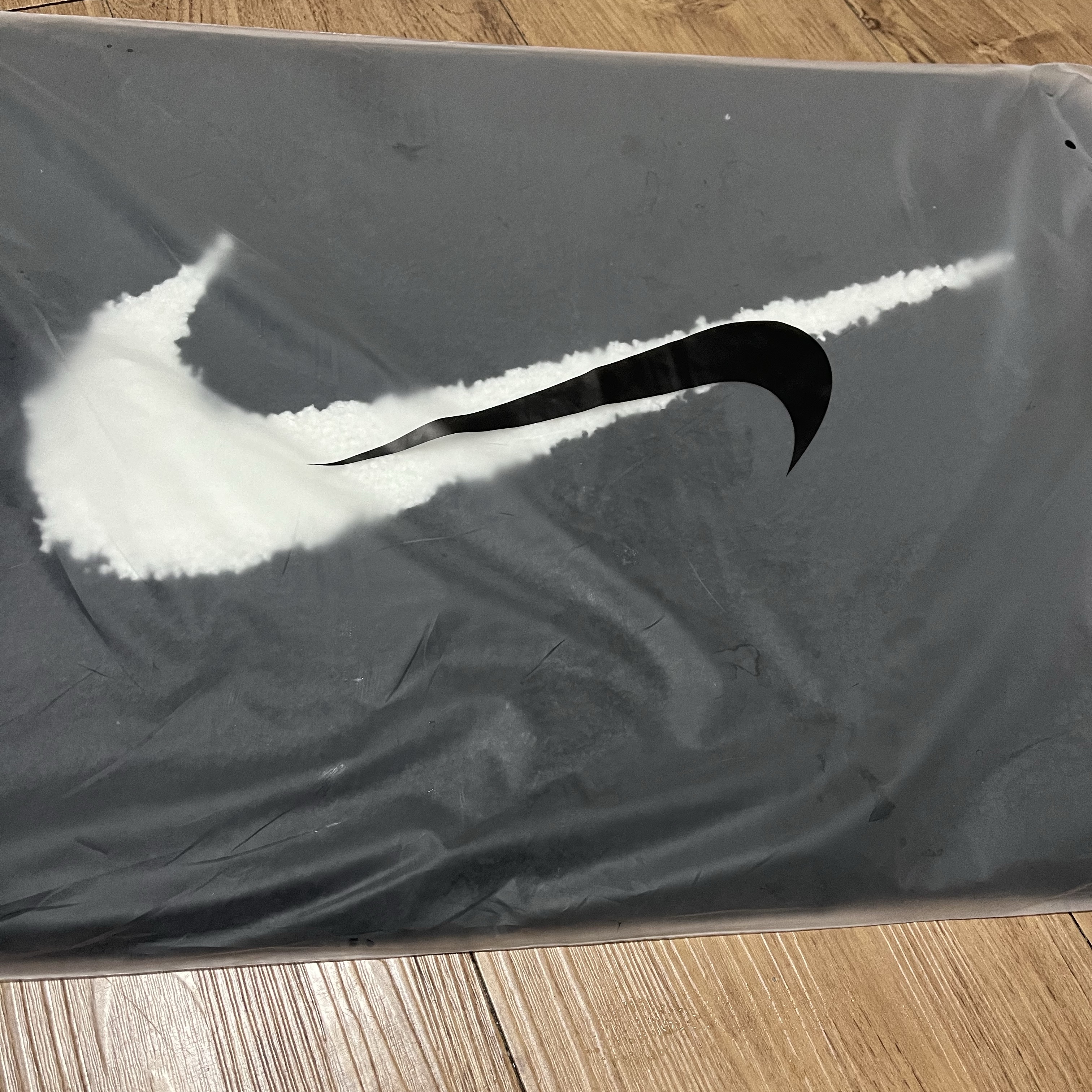 Nike Swoosh Rug Black White 착용 스타일