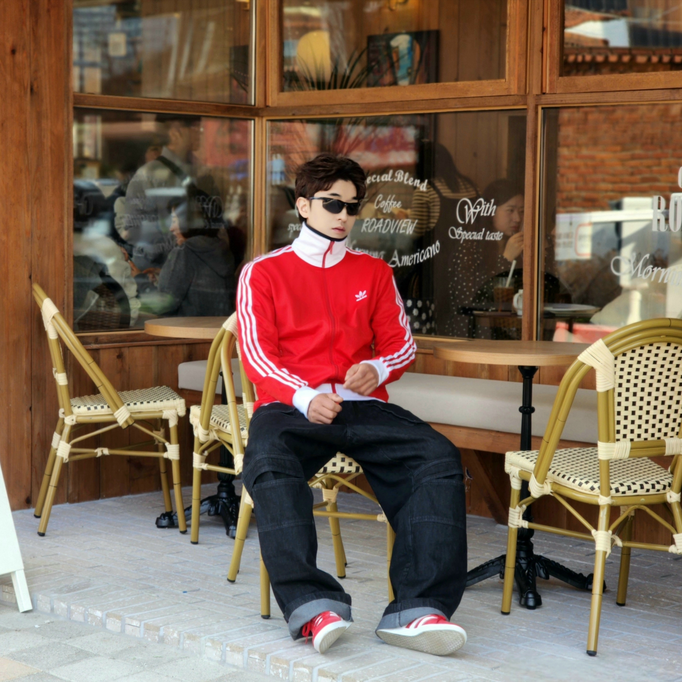 Adidas Gazelle Power Red, Adidas Adicolor Classic Beckenbauer Track Top Better Scarlet White - KR Sizing 착용 스타일 - 3