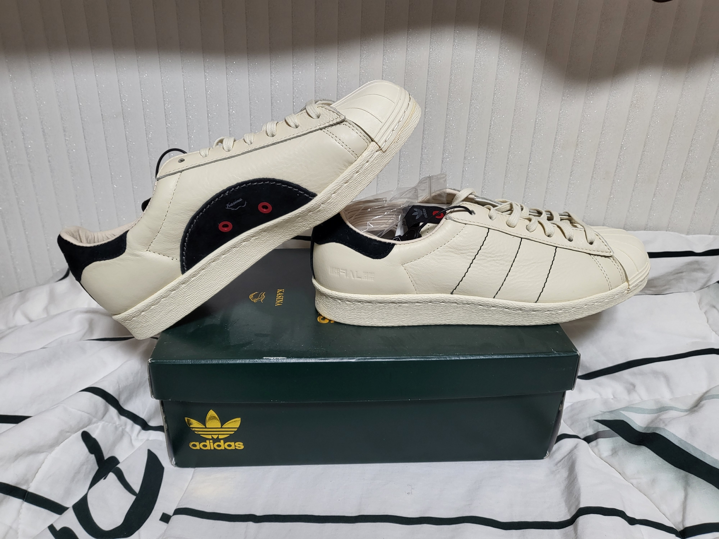 Adidas x Kasina Superstar 80s 착용 스타일