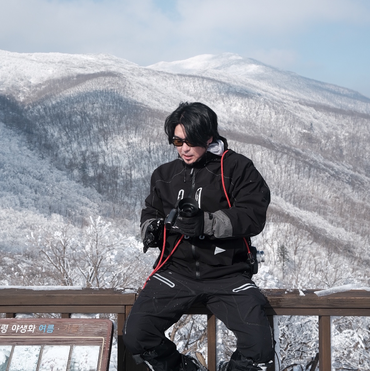 And Wander Diamond Stitch Down Jacket Black, Gentle Monster Billy BRC7 Brown Orange Gradient Pearl 착용 스타일 - 1