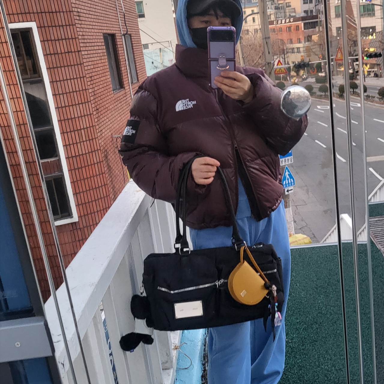 (W) The North Face White Label Novelty Nuptse Down Jacket Cocoa Brown 착용 스타일