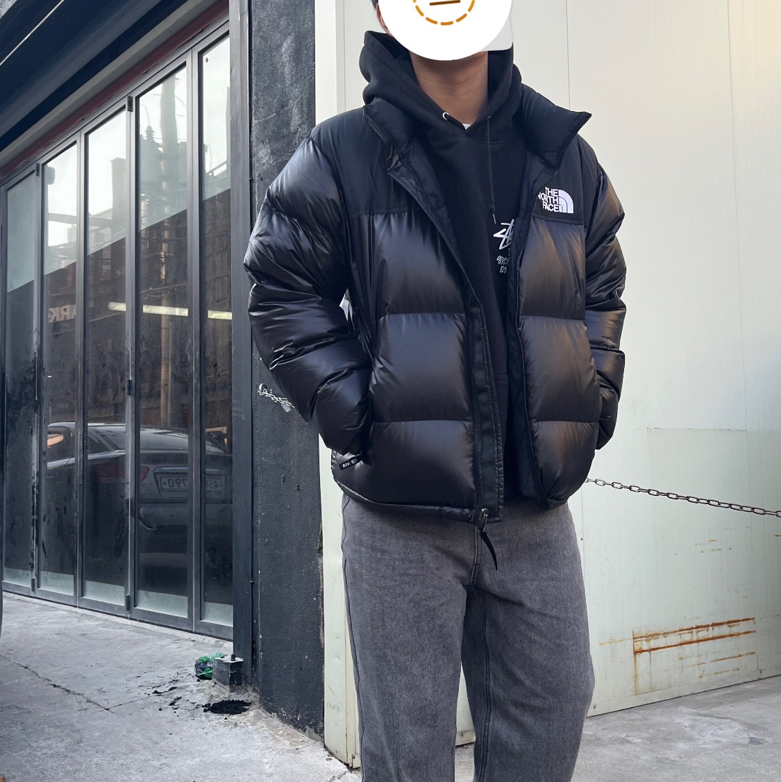 The North Face 1996 Eco Nuptse Jacket Real Black, Thug Club Armor Hoodie White 착용 스타일 - 3