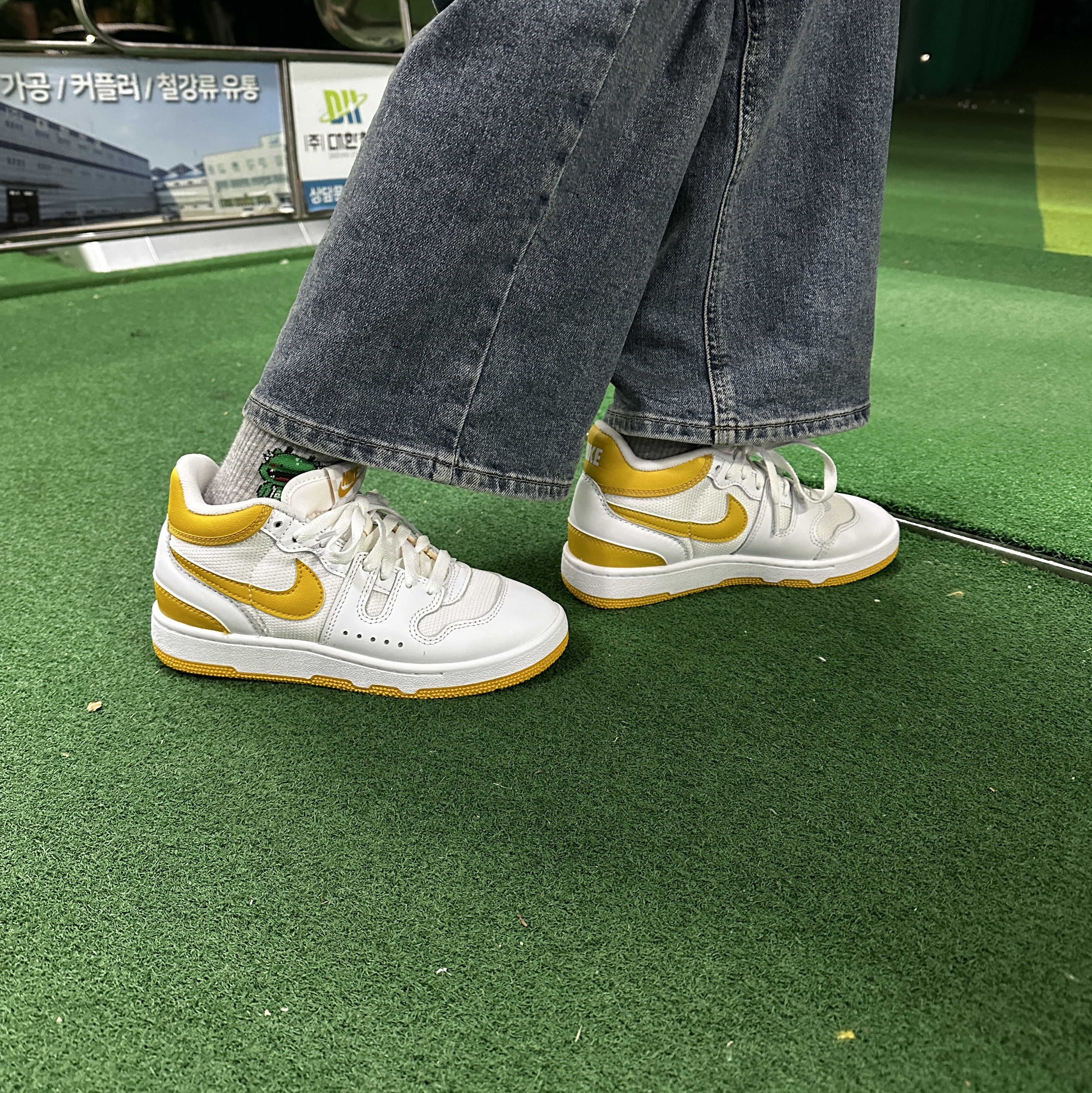 Nike Mac Attack QS SP White Lemon Venom 착용 스타일