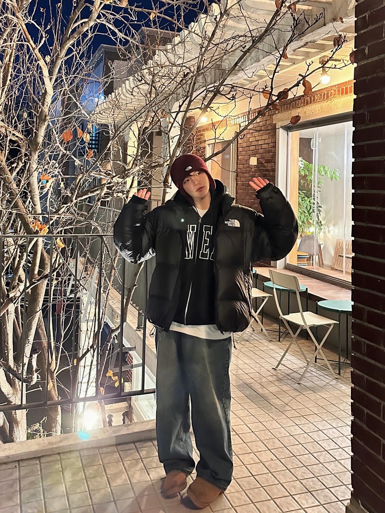 The North Face 1996 Eco Nuptse Jacket Black 착용 스타일 - 3