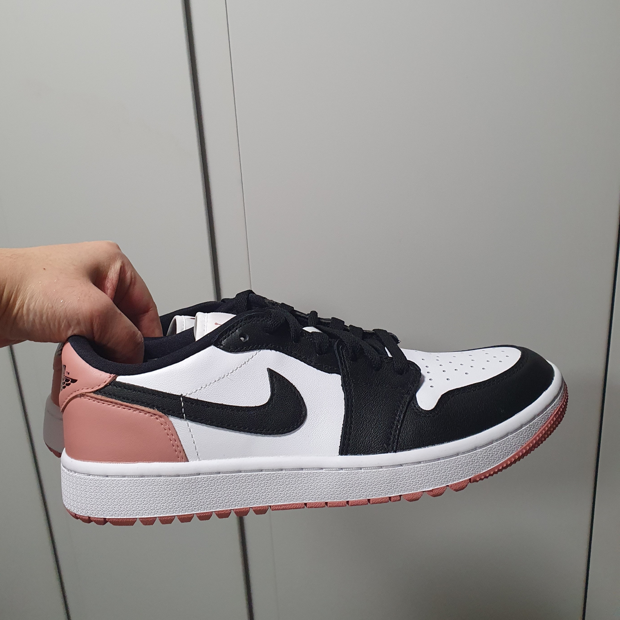 Jordan 1 Low Golf Rust Pink 착용 스타일 - 1