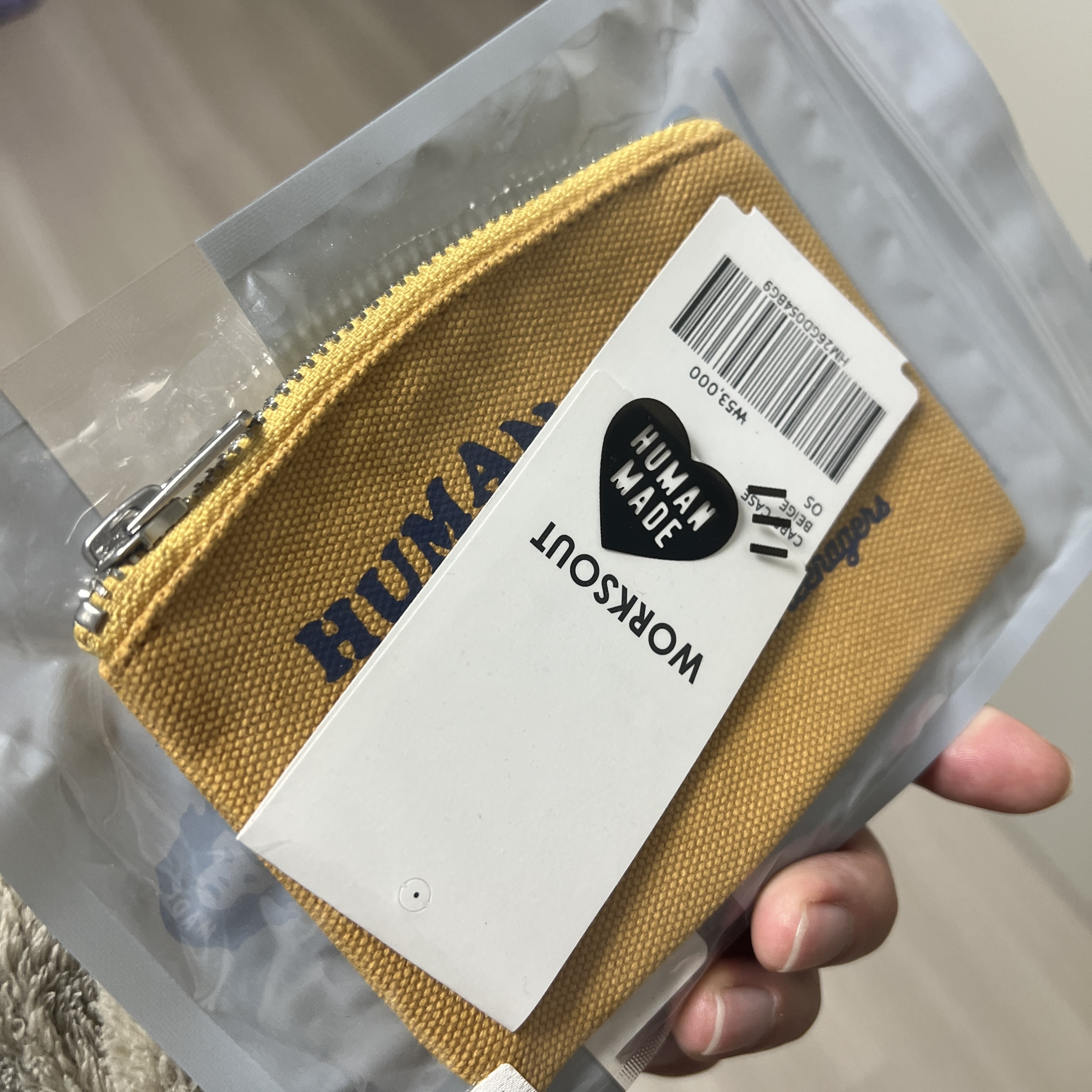 Human Made Card Case Beige 착용 스타일