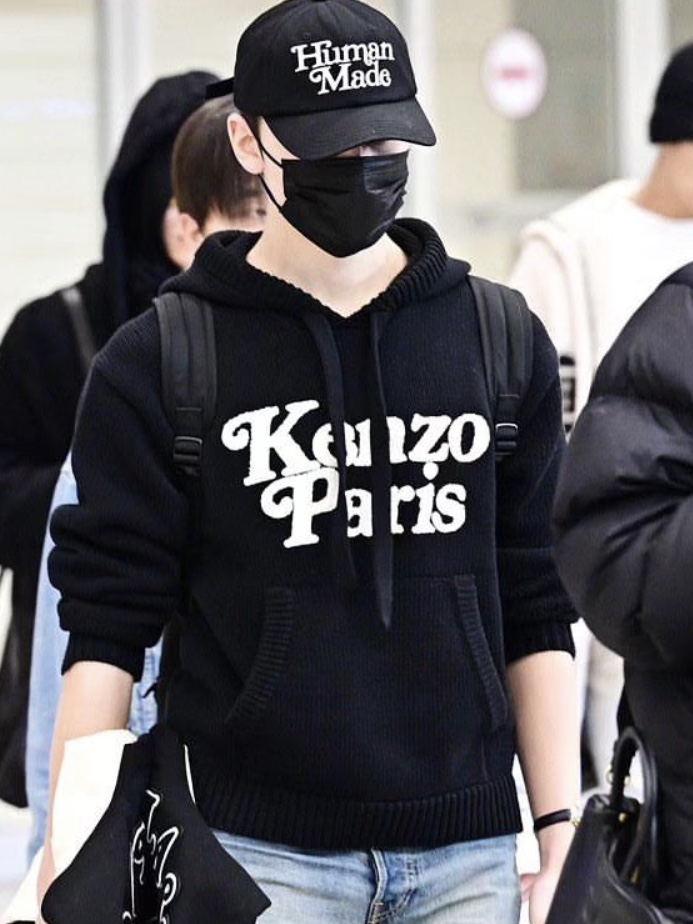 Kenzo x Verdy Knit Hoodie Black 착용 스타일