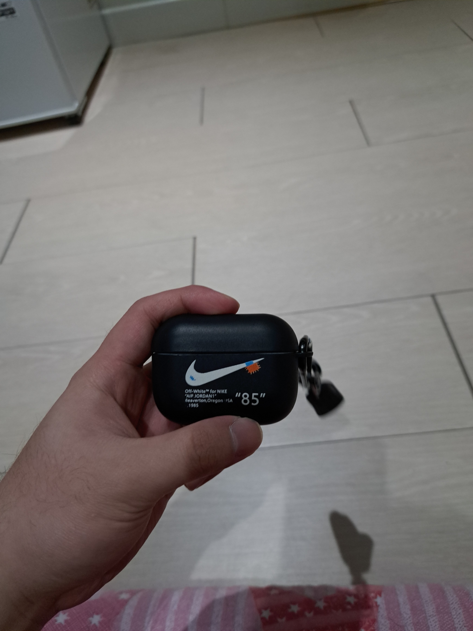 Apple AirPods Pro with MagSafe Charging Case (Korean Ver.) 착용 스타일 - 2