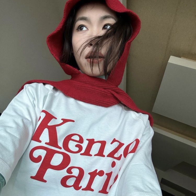 Kenzo x Verdy Oversize T-Shirt Off White 착용 스타일 - 1