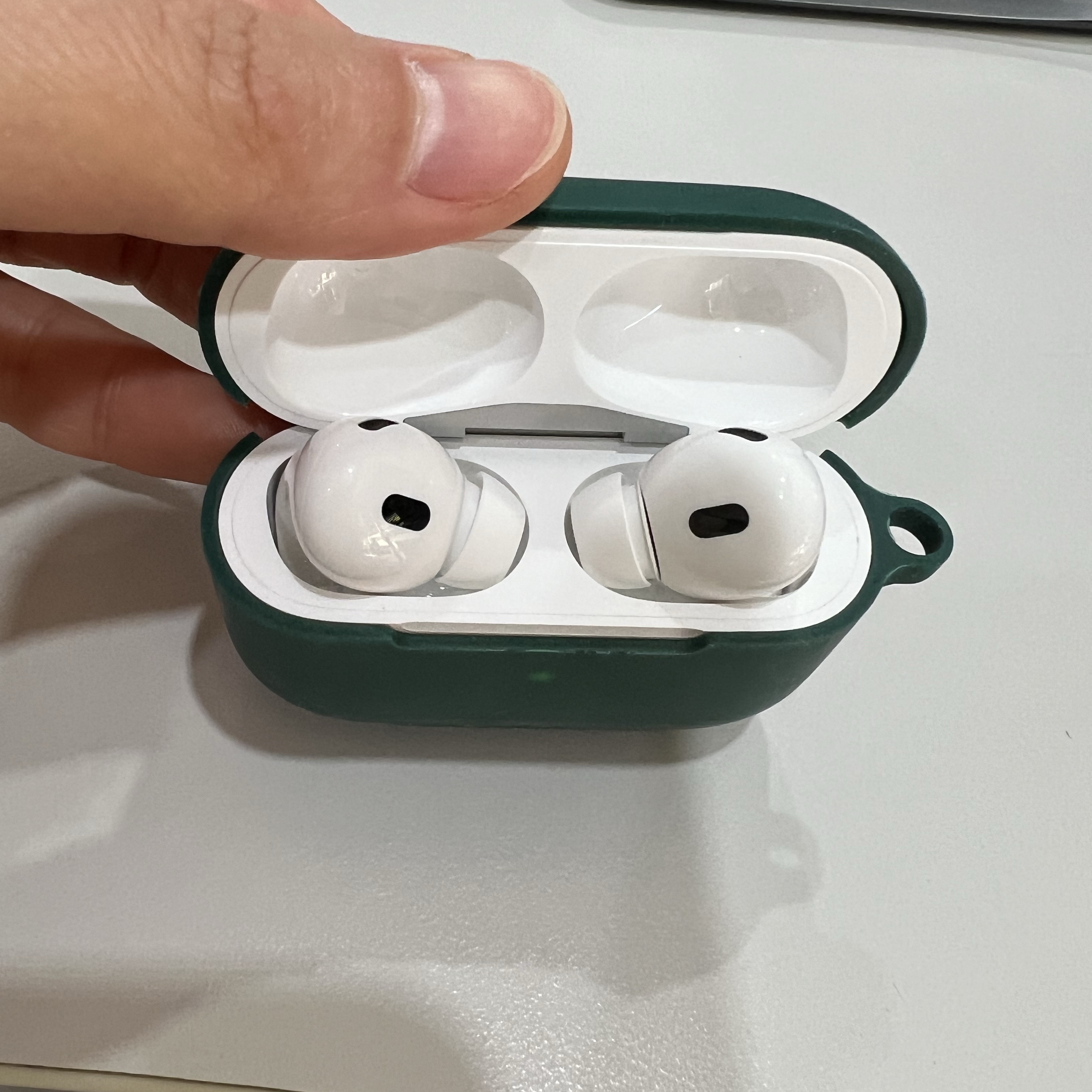 Apple Airpods Pro 2nd Gen with MagSafe Charging Case USB C (Korean Ver.) 착용 스타일