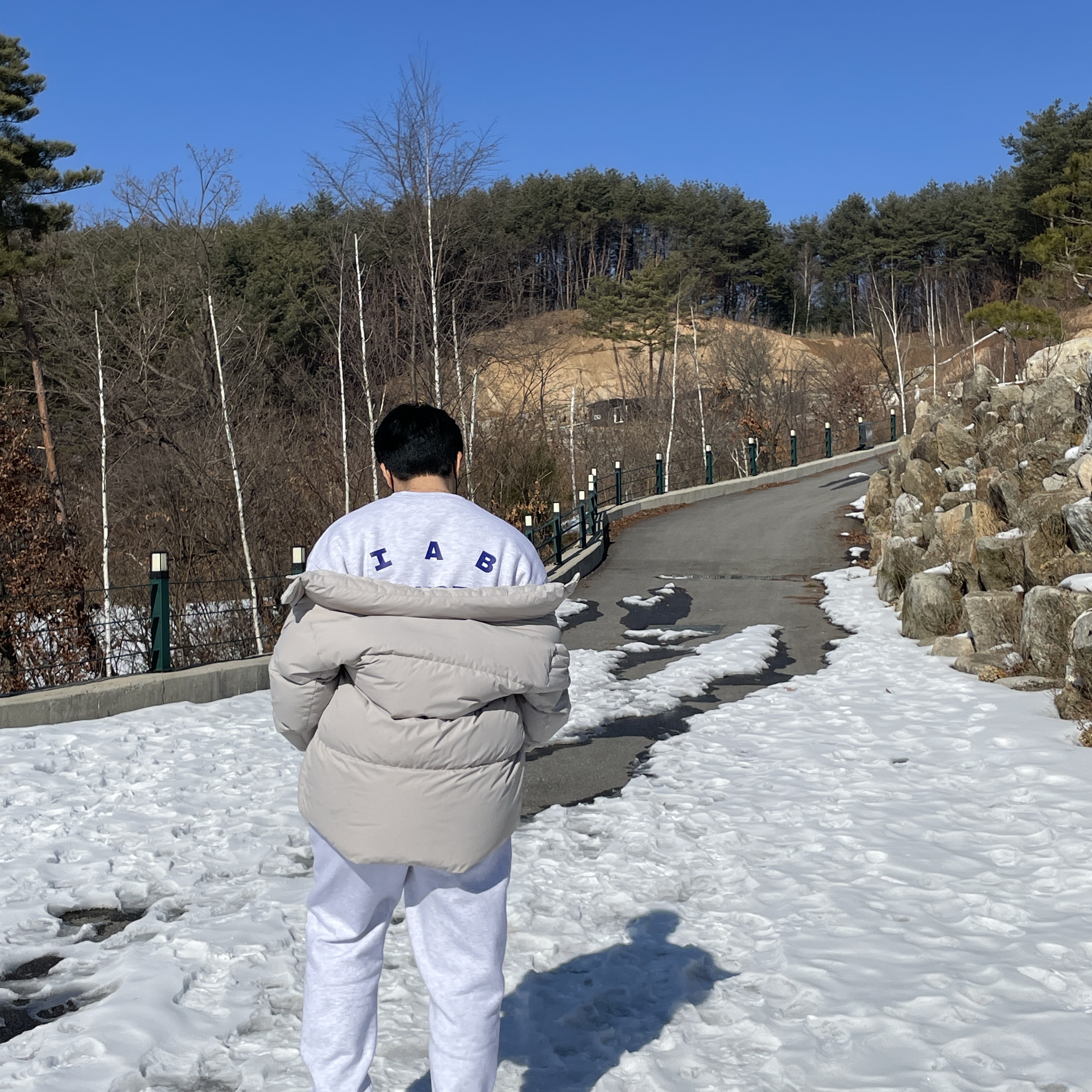 IAB Studio Sweatshirt Light Gray - 23FW 착용 스타일 - 2