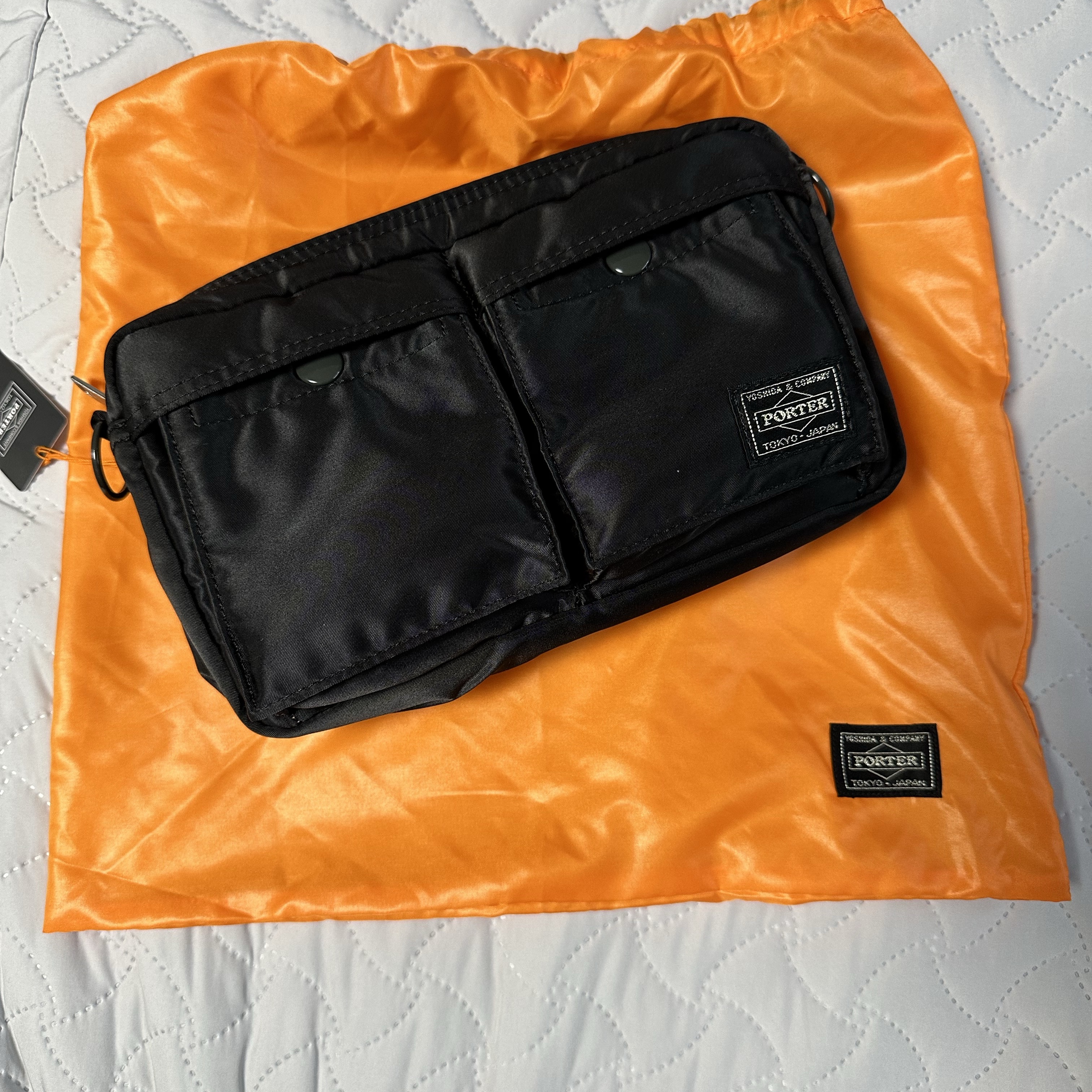 Porter Tanker Shoulder Bag Black 착용 스타일