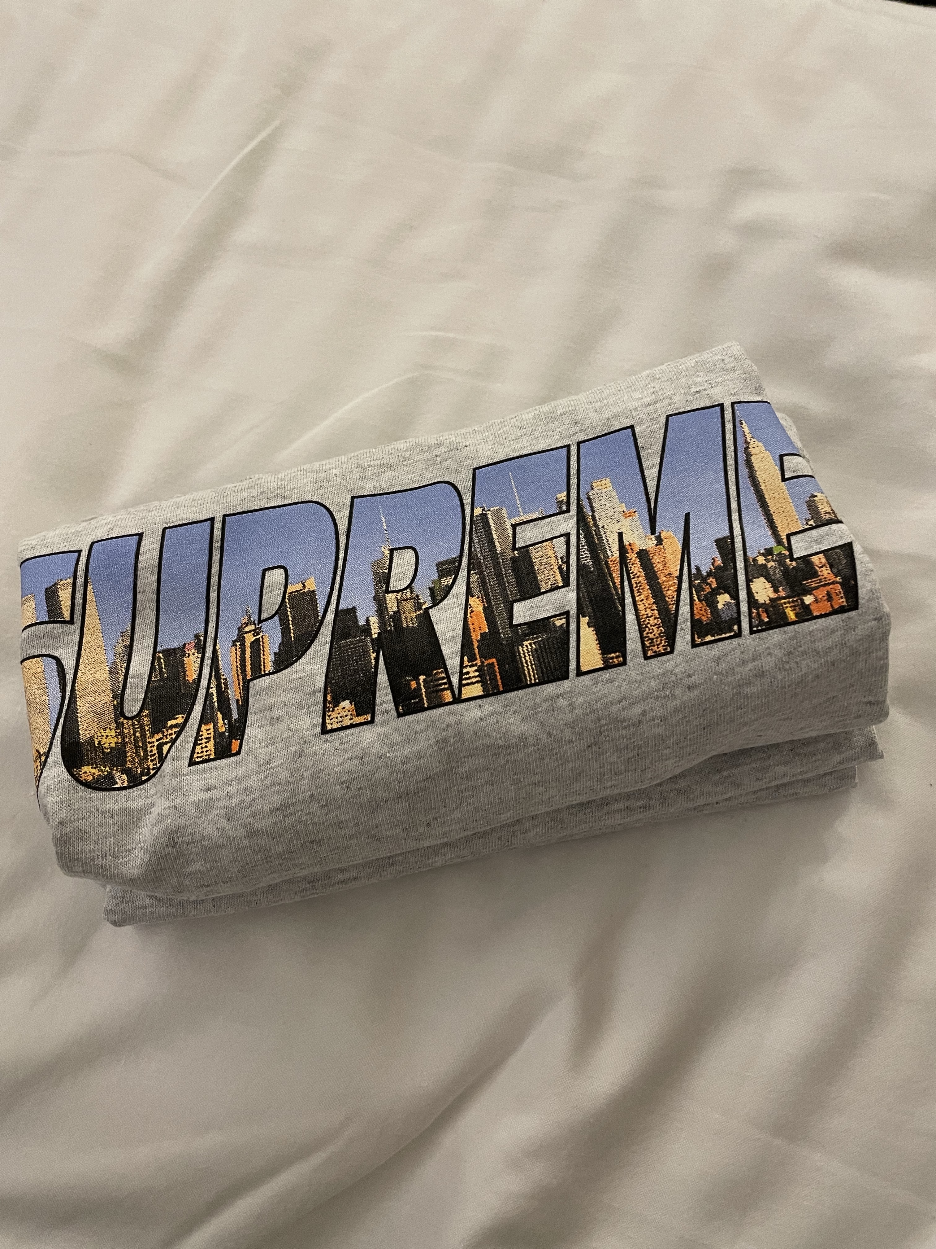Supreme Small Box Shirt Denim - 23FW, Supreme New Era Box Logo Beanie Black - 23FW 착용 스타일 - 2