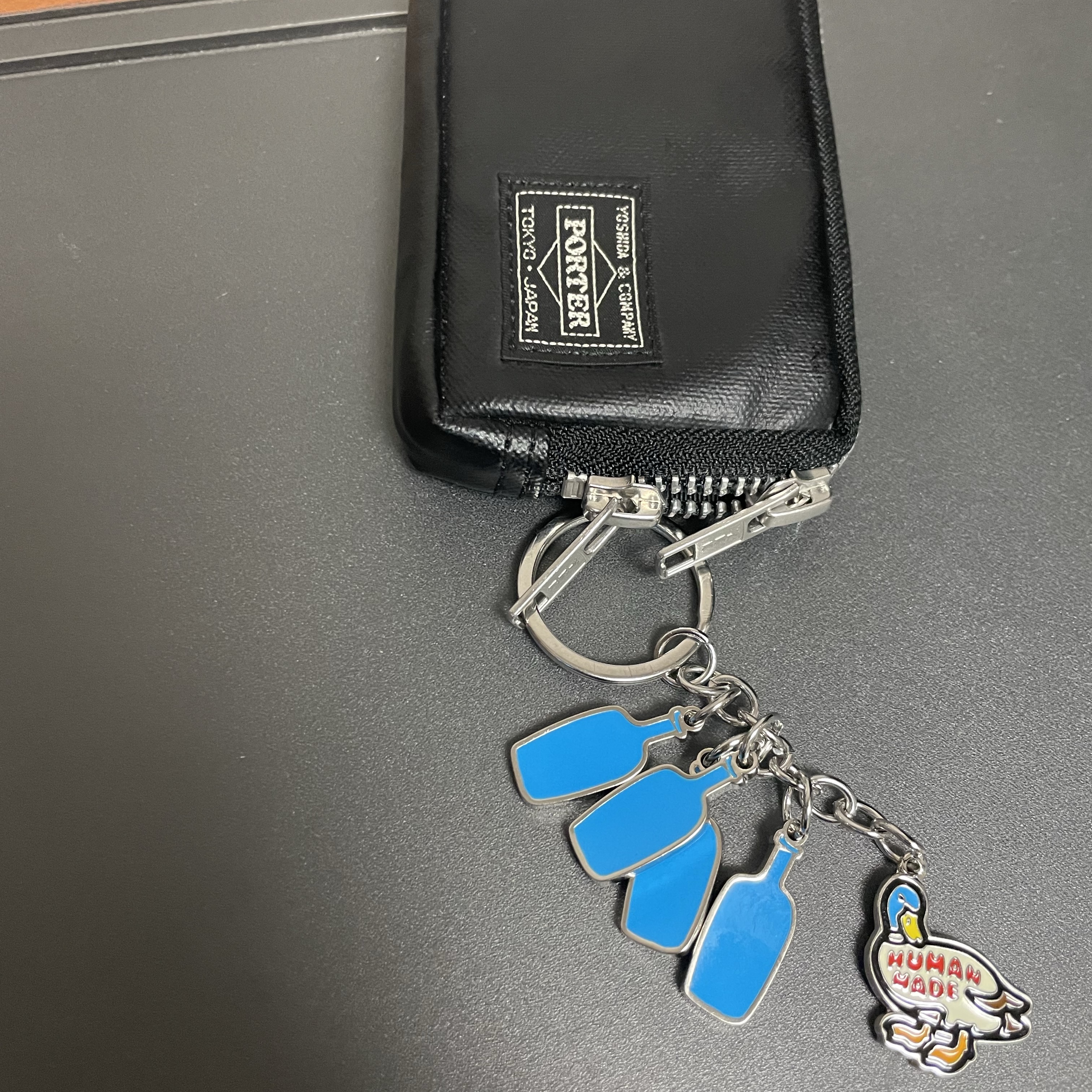 Human Made x Blue Bottle Coffee Keycharm Blue 착용 스타일