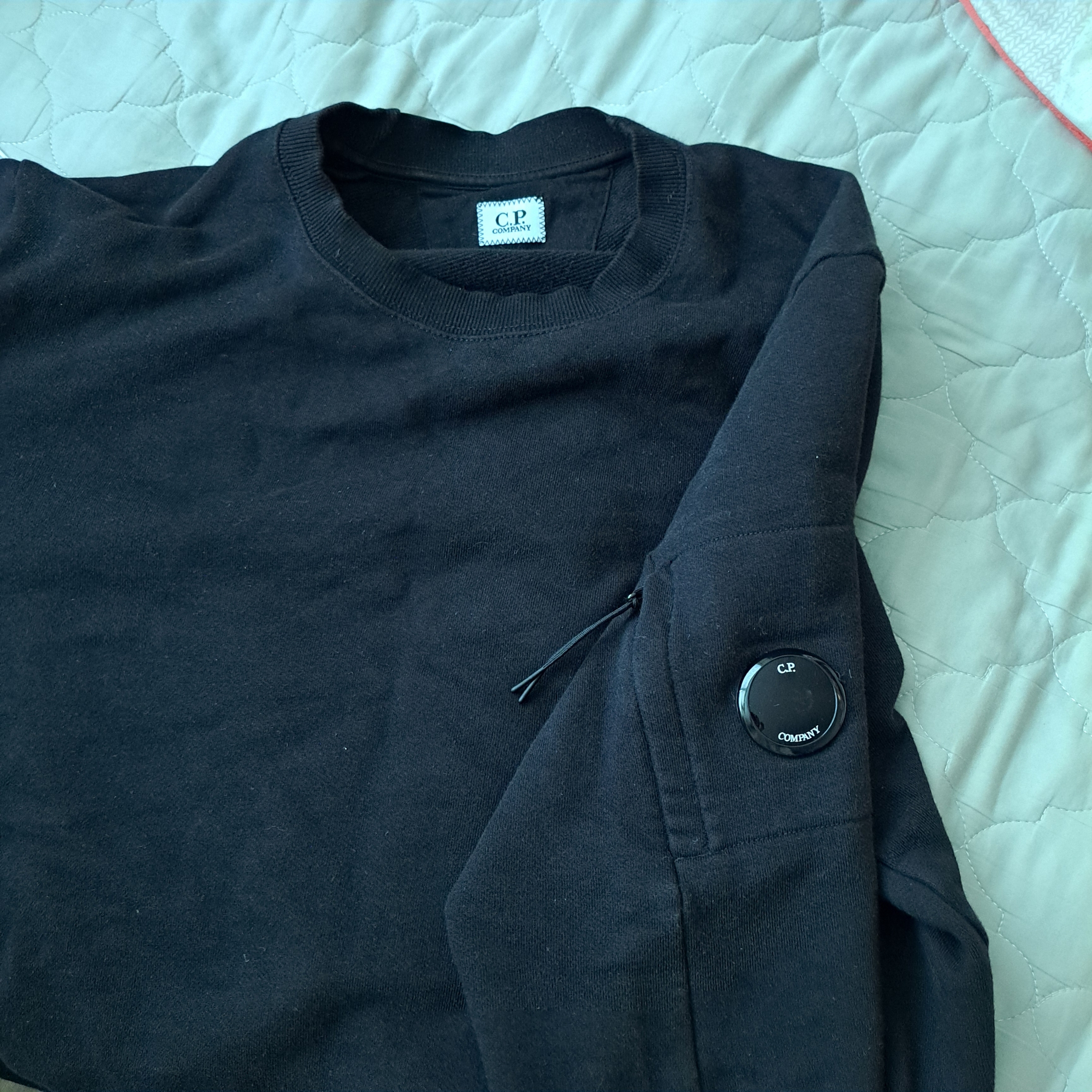 C.P. Company Diagonal Raised Fleece Sweatshirt Black - 22FW 착용 스타일