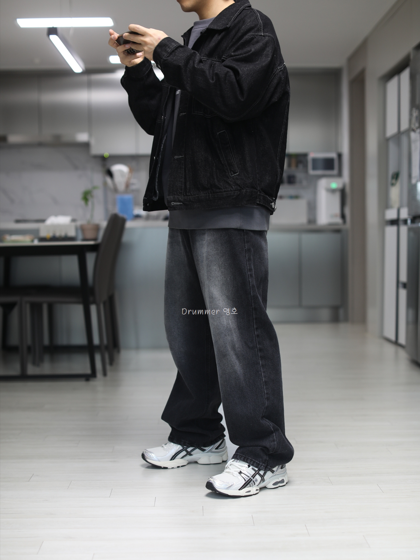 Asics Gel-Nimbus 9 Cream Black 착용 스타일 - 1