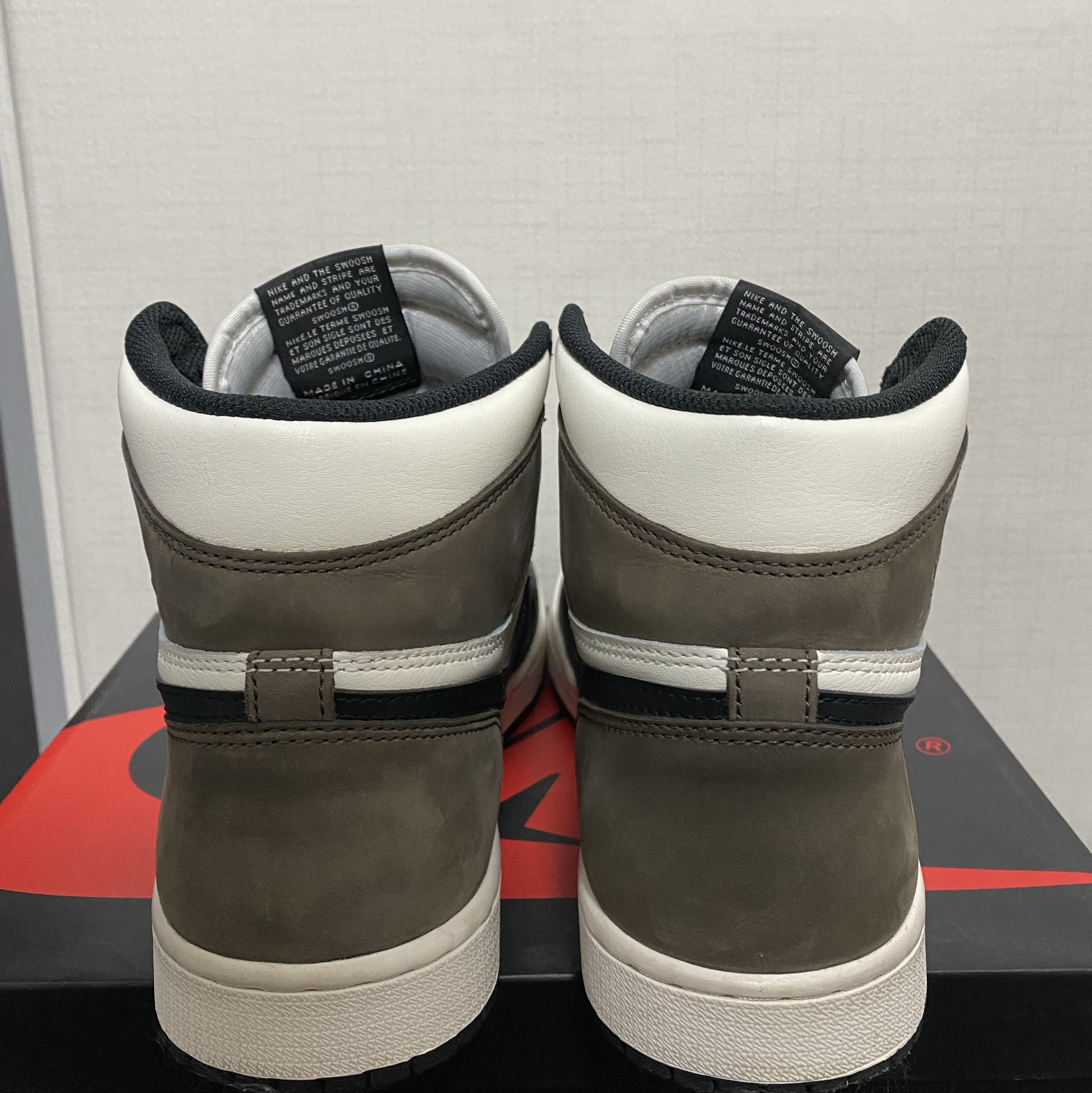 Jordan 1 Retro High OG Black Mocha 착용 스타일