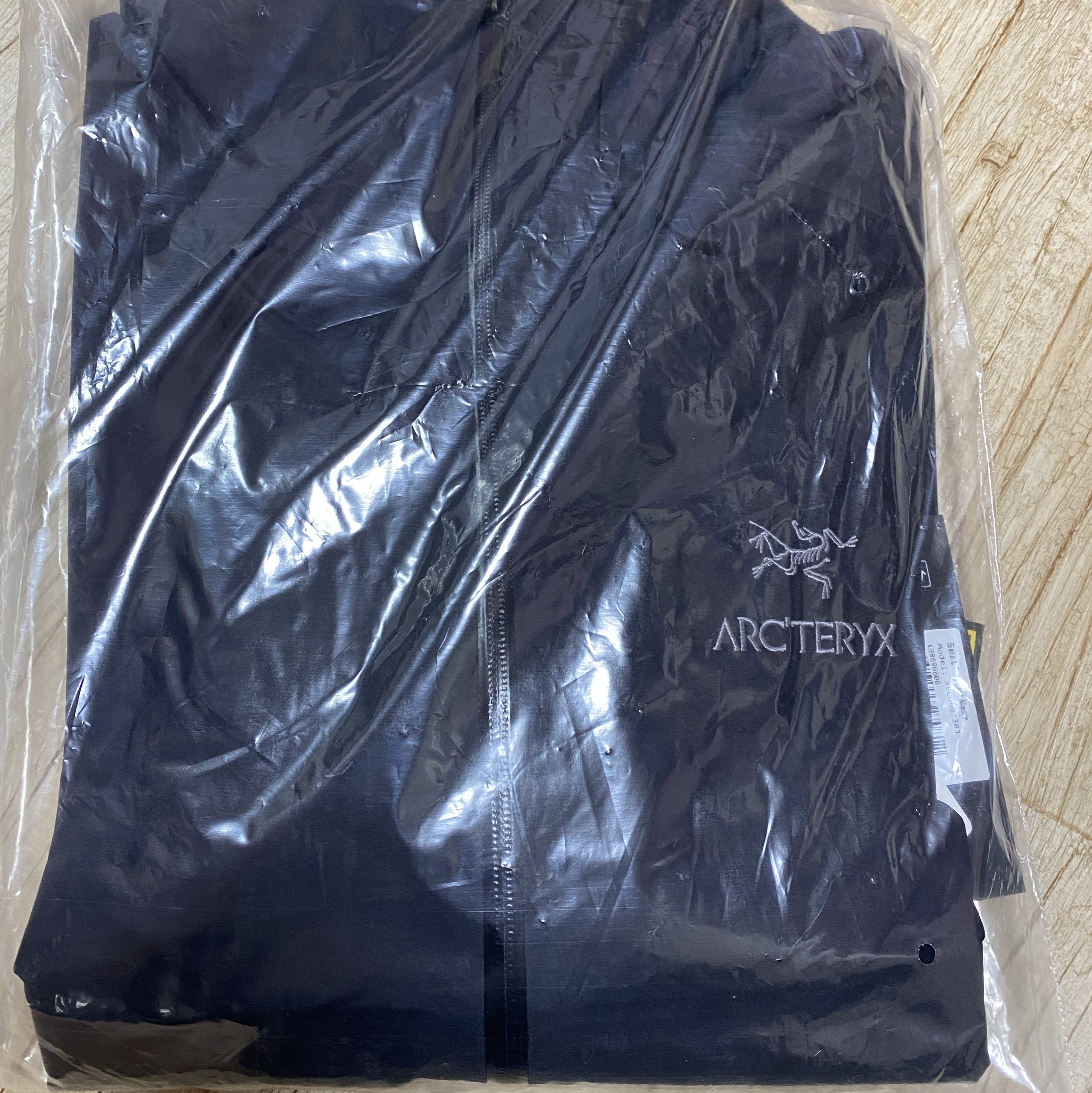 Arc'teryx Beta LT Jacket Black 착용 스타일