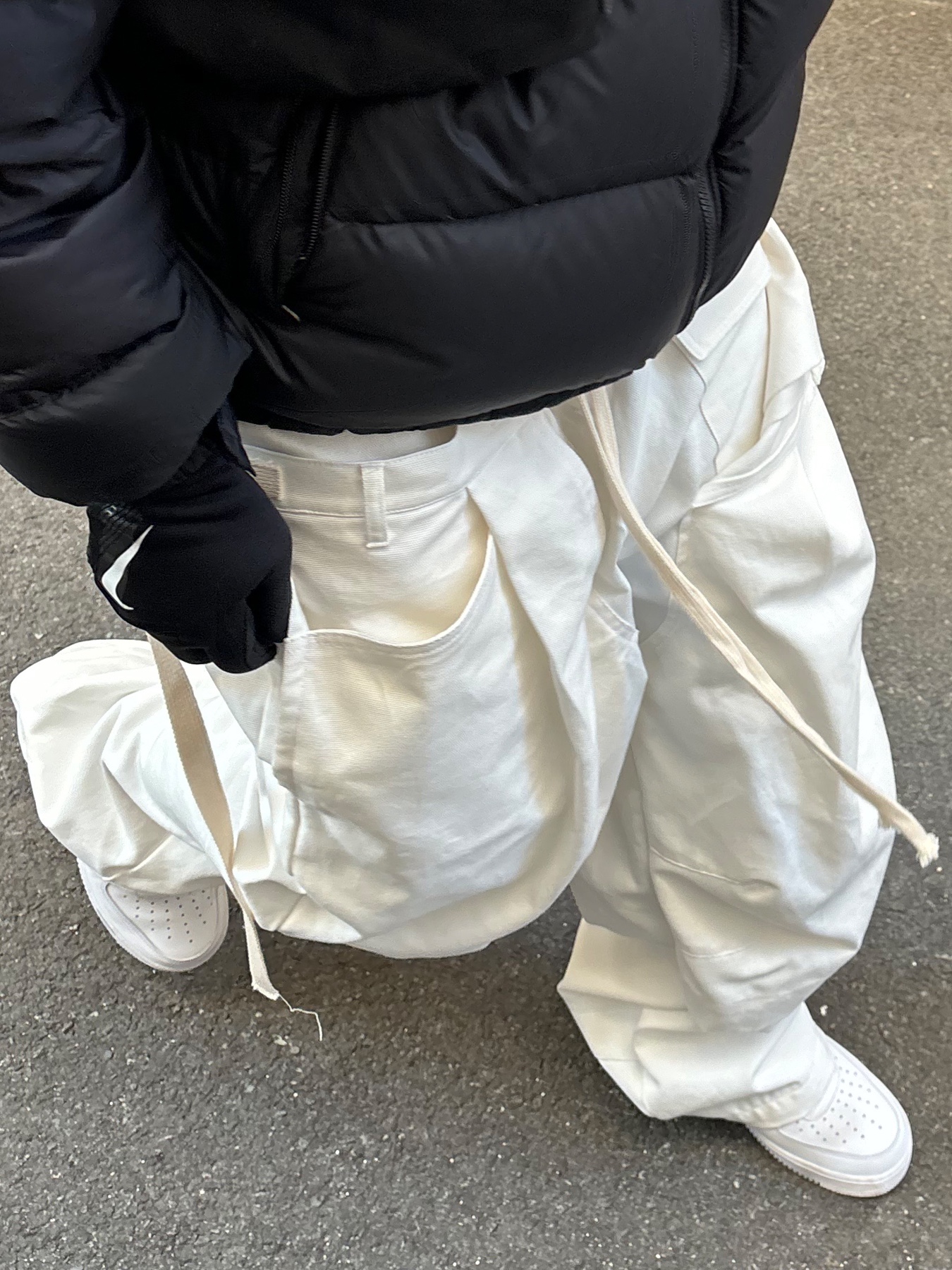 Nike Air Force 1 '07 Low White, The North Face 1996 Eco Nuptse Jacket Real Black 착용 스타일 - 4