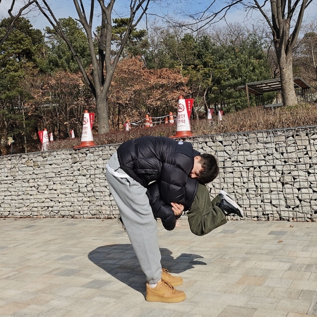 The North Face 1996 Eco Nuptse Jacket Black, Nike Air Force 1 '07 WB Flax 착용 스타일 - 2