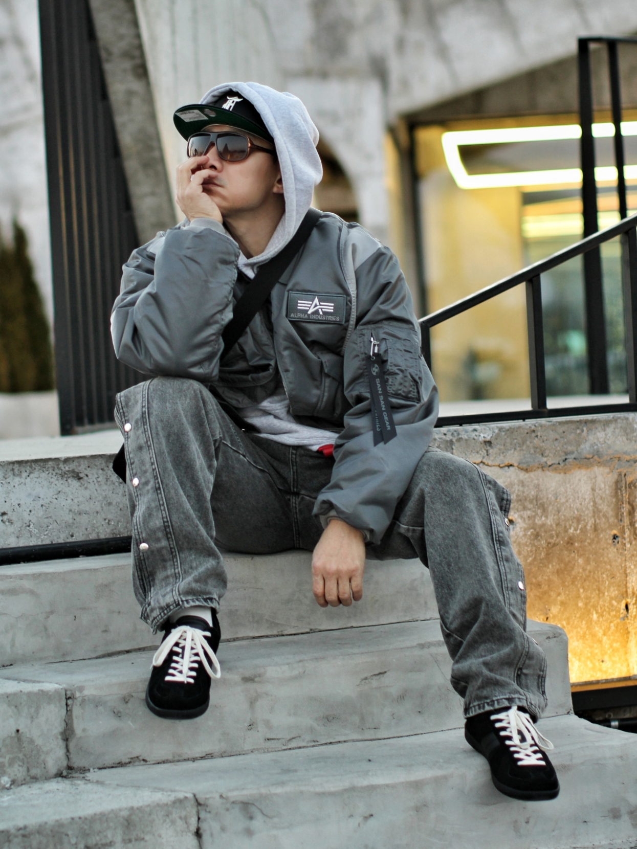 Sansan Gear x Alpha Industries CWU 45/P Flight Jacket Stone Silver - 23FW, Essentials x New Era Sized Cap Black 착용 스타일 - 1
