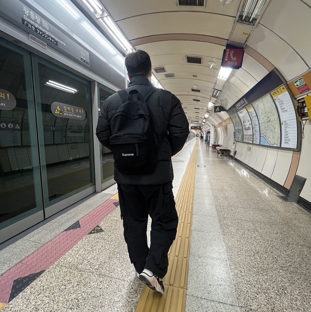 Supreme Canvas Backpack Black, Nike x Peaceminusone Wide Pants Black (DR0096-010) 착용 스타일