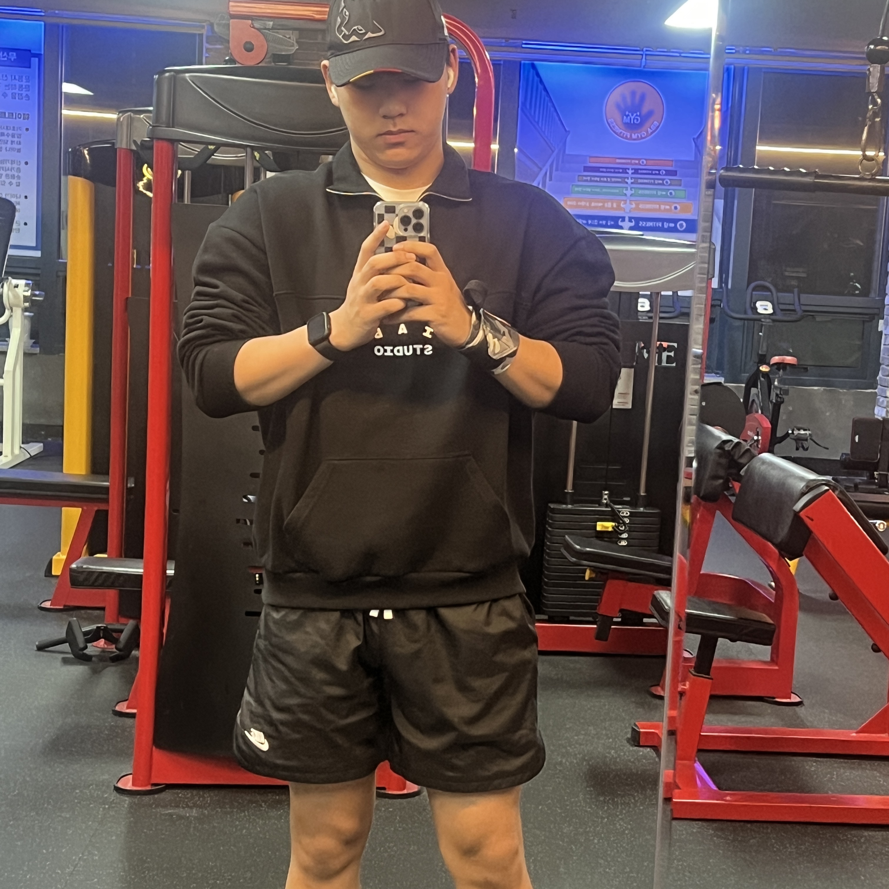 IAB Studio Half Zip-Up Black White, Nike NSW Woven Lined Flow Shorts Black - Asia 착용 스타일