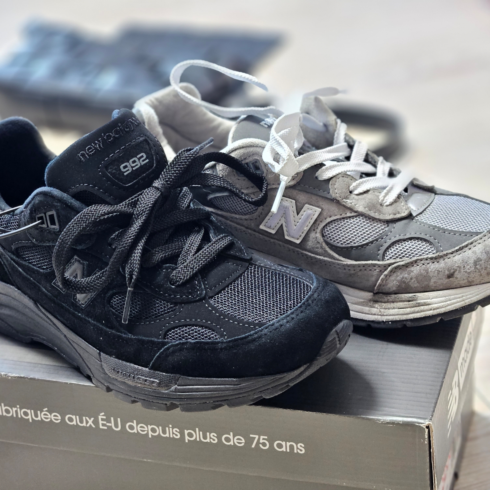 New Balance 992 Made in USA Triple Black 착용 스타일 - 2