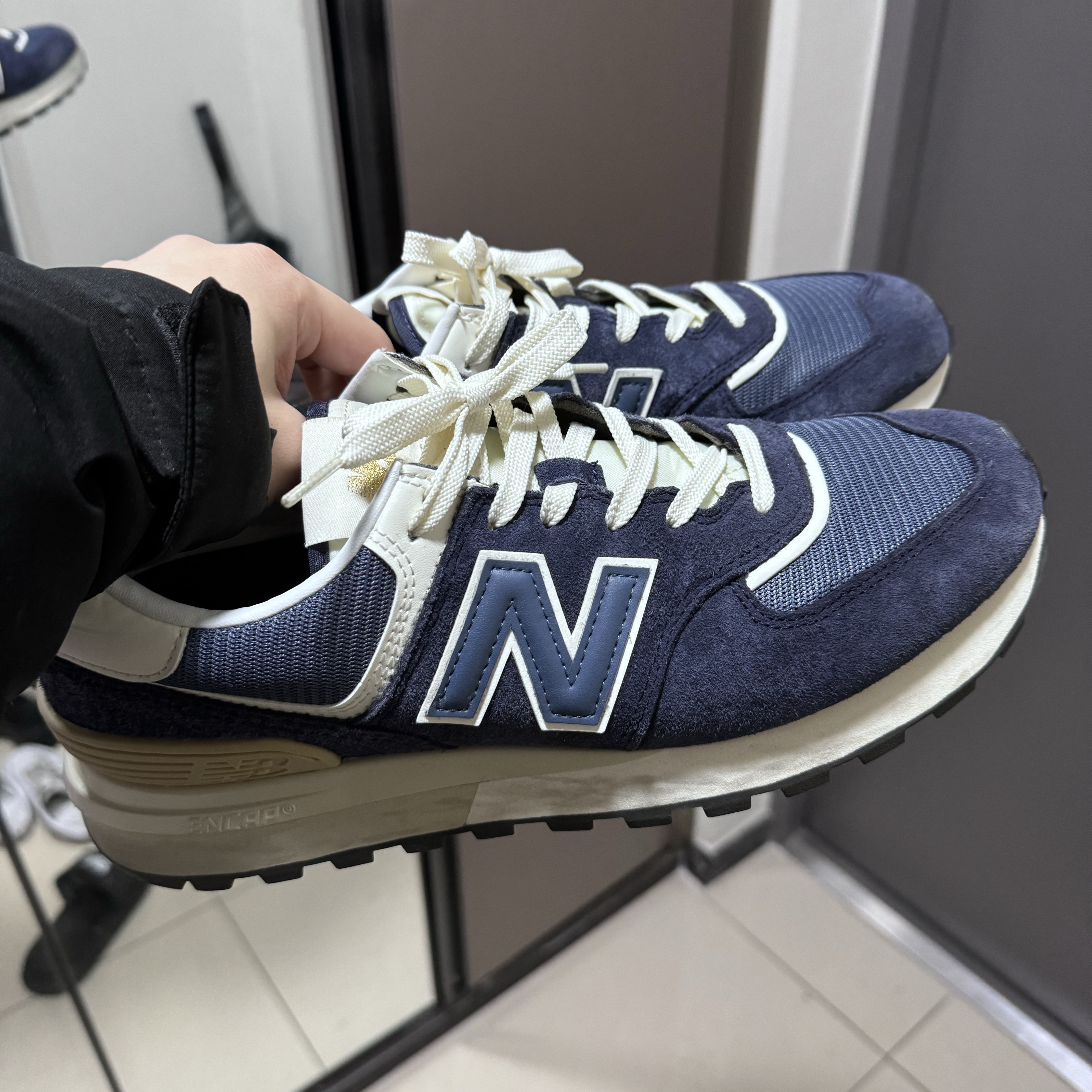 New Balance 574 Legacy Navy 착용 스타일