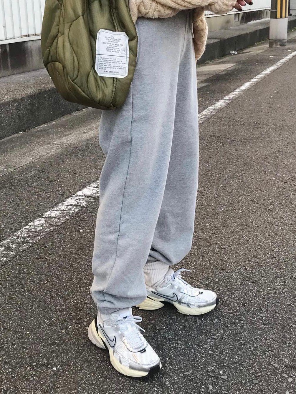 Nike V2K Run Summit White Metallic Silver, Nike P-6000 Metallic Silver 착용 스타일 - 3