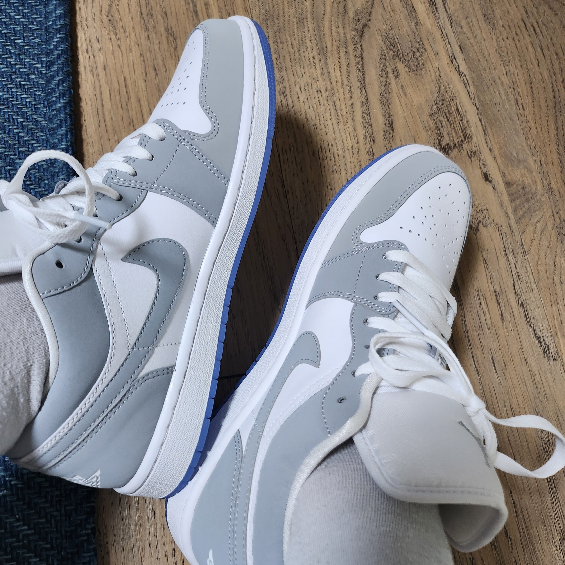 (W) Jordan 1 Low White Wolf Grey 착용 스타일 - 5