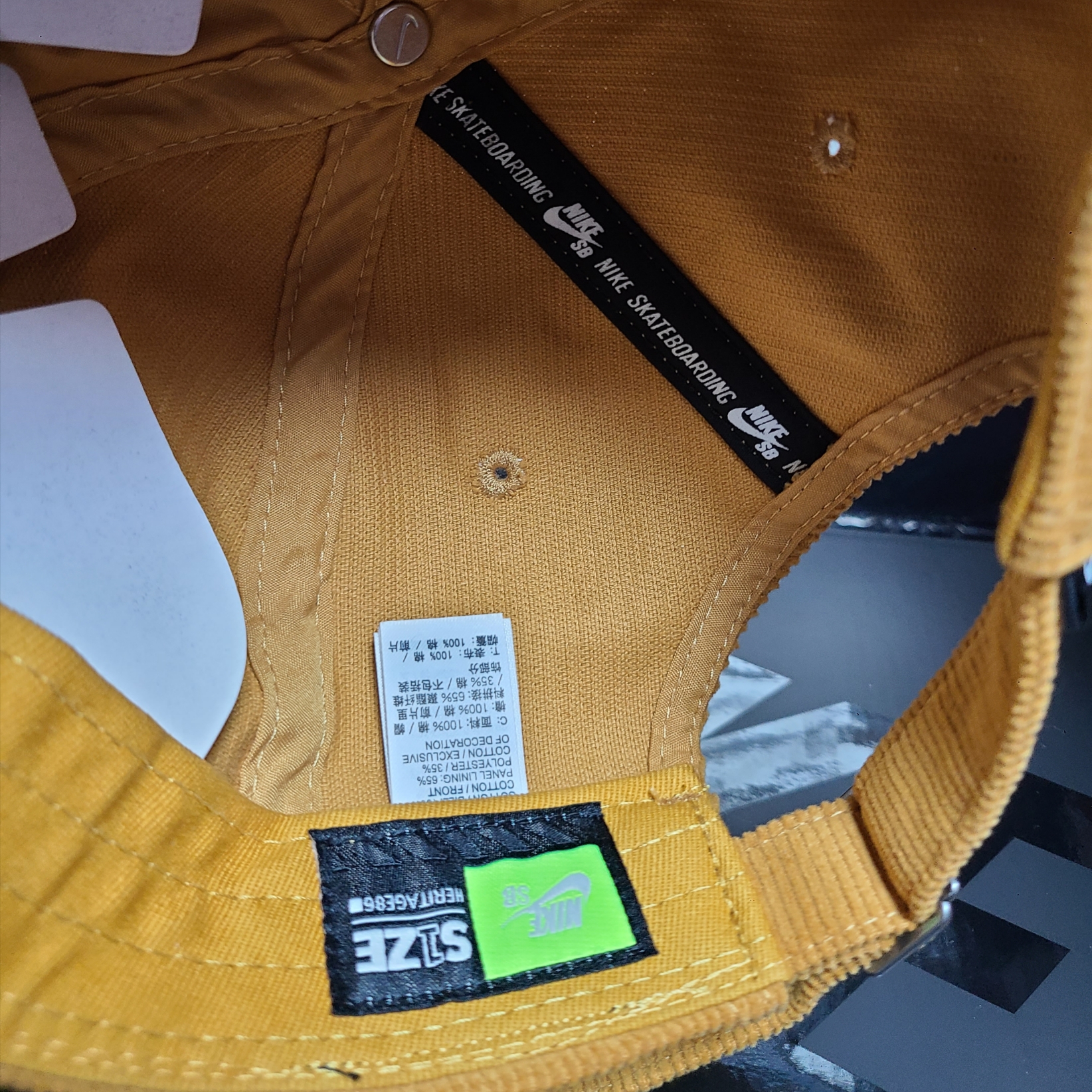 Nike SB Heritage 86 Corduroy WSD Cap Chutney 착용 스타일 - 2