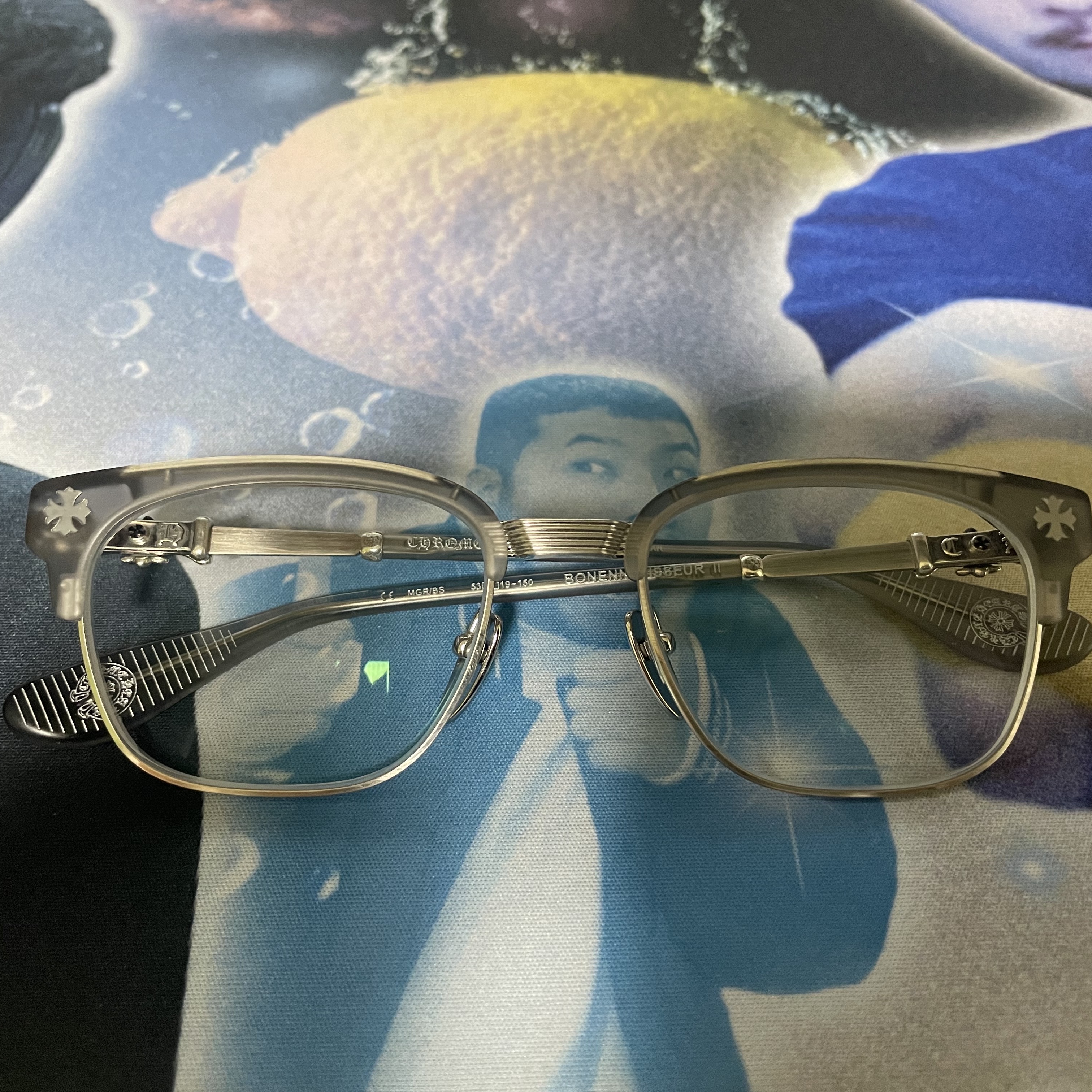 Chrome Hearts Bonennoisseur II Flint Gunmetal 착용 스타일 - 2