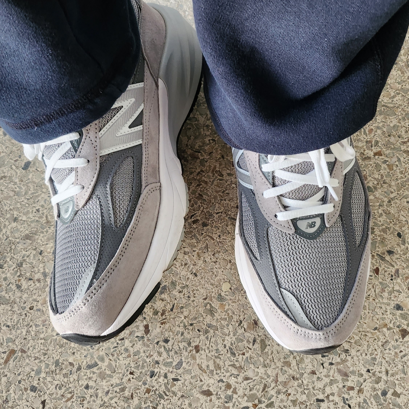New Balance 990v6 Made in USA Grey - D Standard 착용 스타일