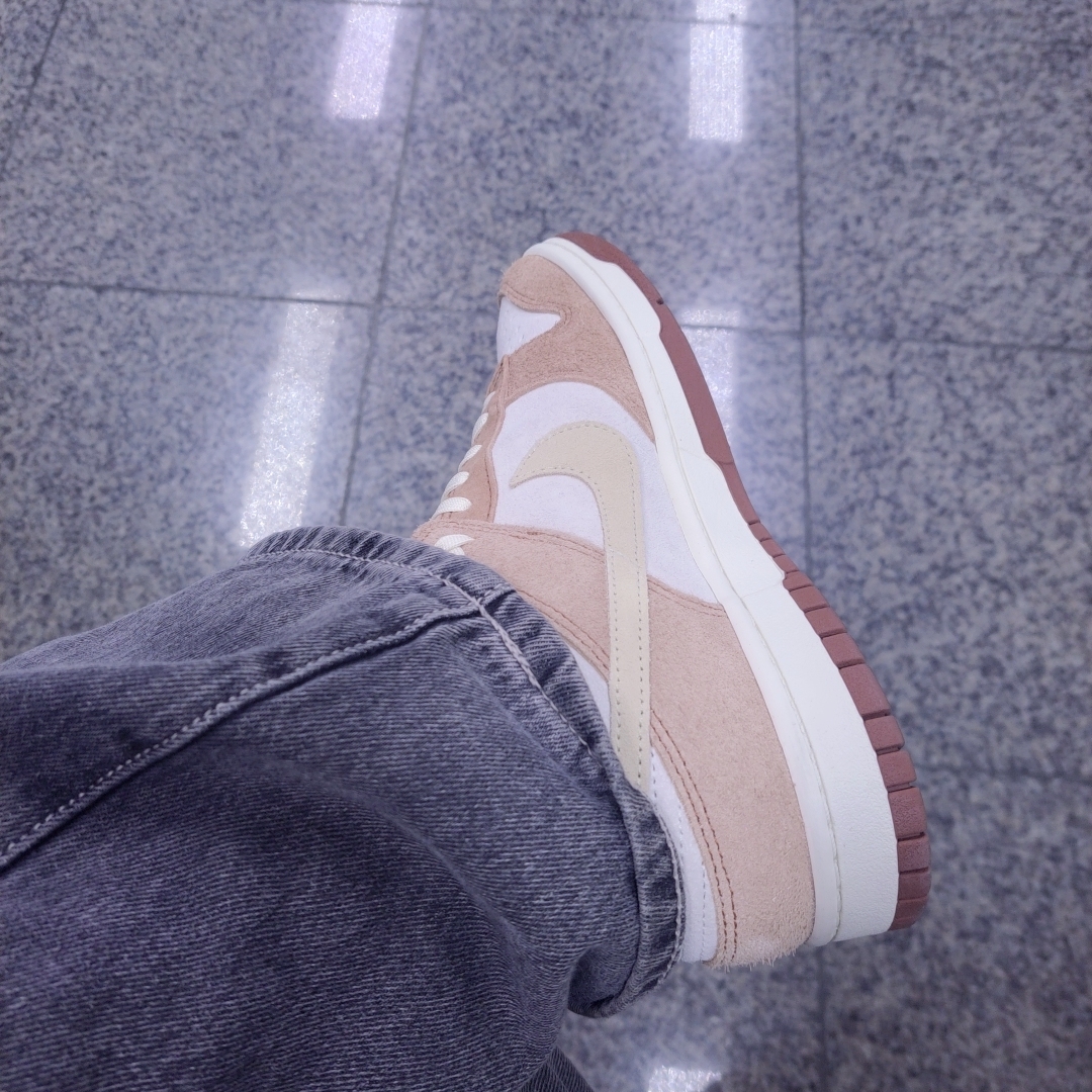 Nike Dunk Low Pro Premium Medium Curry 착용 스타일 - 4