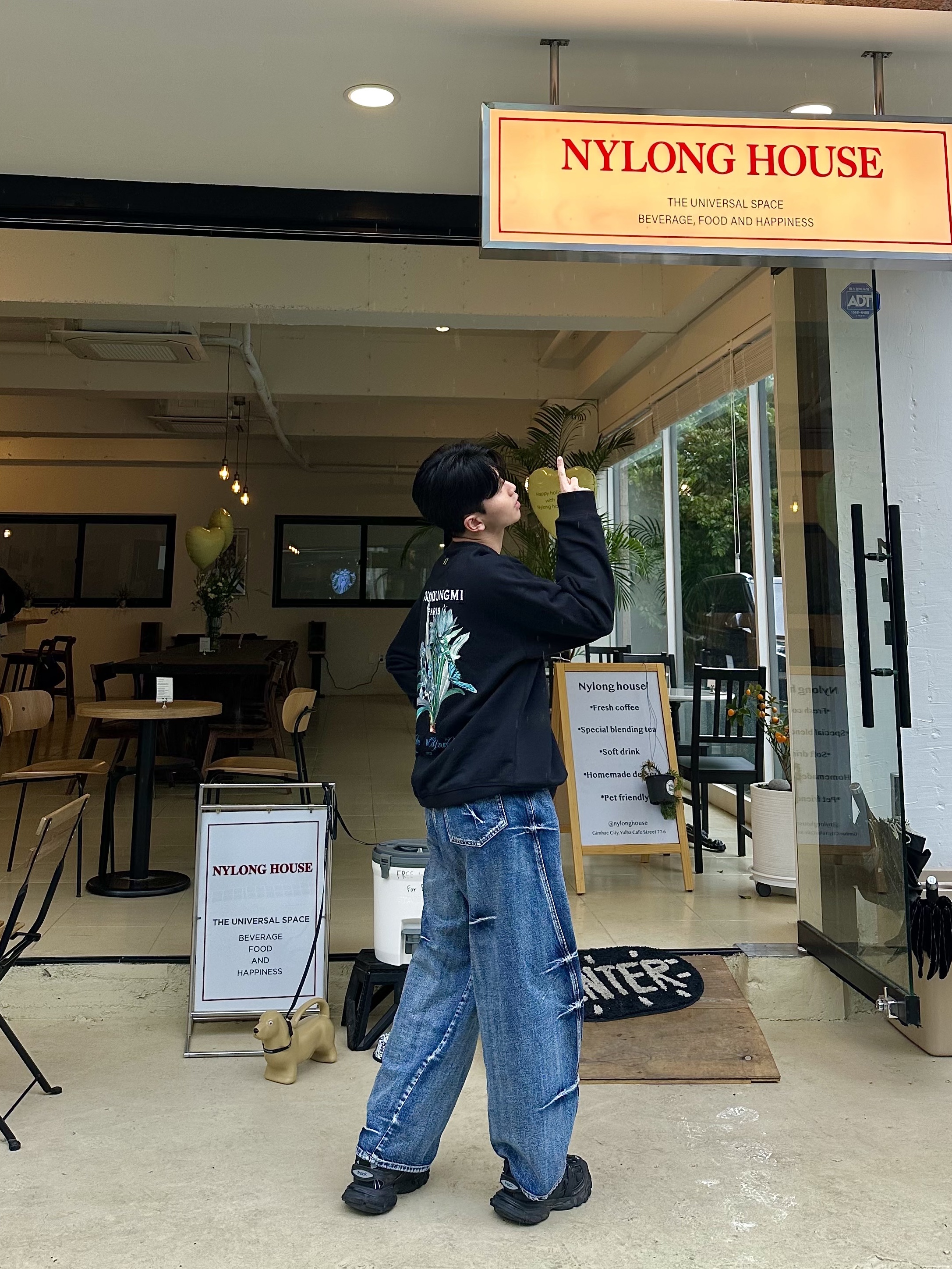 Wooyoungmi Flower Print Sweatshirt Black - 23SS, (W) Balenciaga Track Sneakers Triple Black 착용 스타일