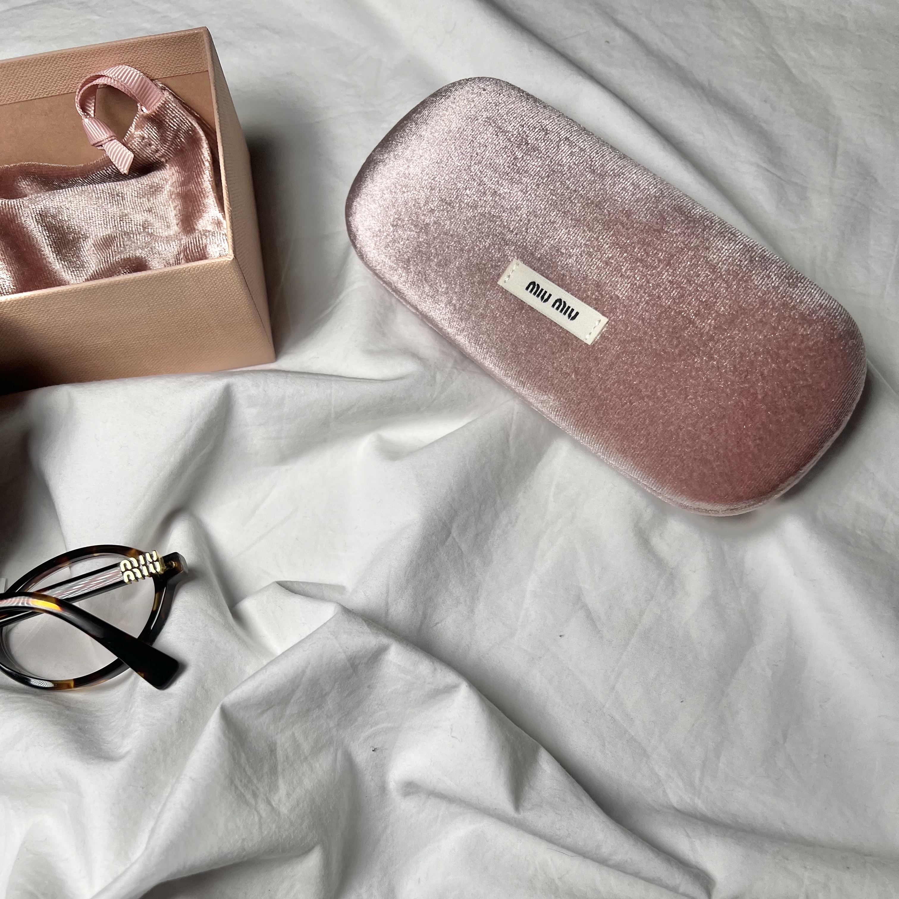 (W) Miu Miu Regard Sunglasses Blue Lenses Honey Tortoiseshell Acetate Standard fit 착용 스타일