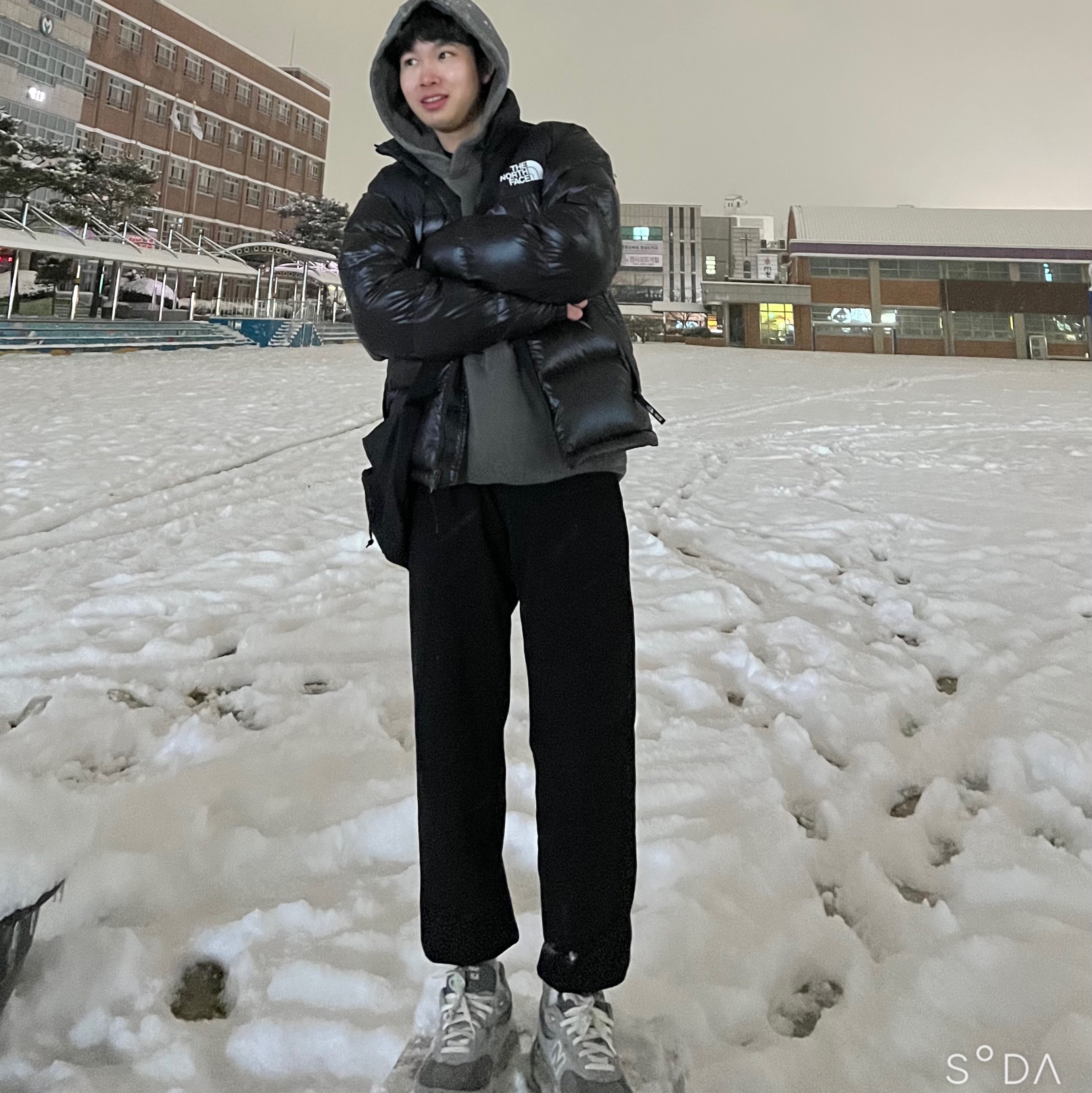 The North Face 1996 Eco Nuptse Jacket Real Black, New Balance 993 Made in USA Grey - D Standard 착용 스타일