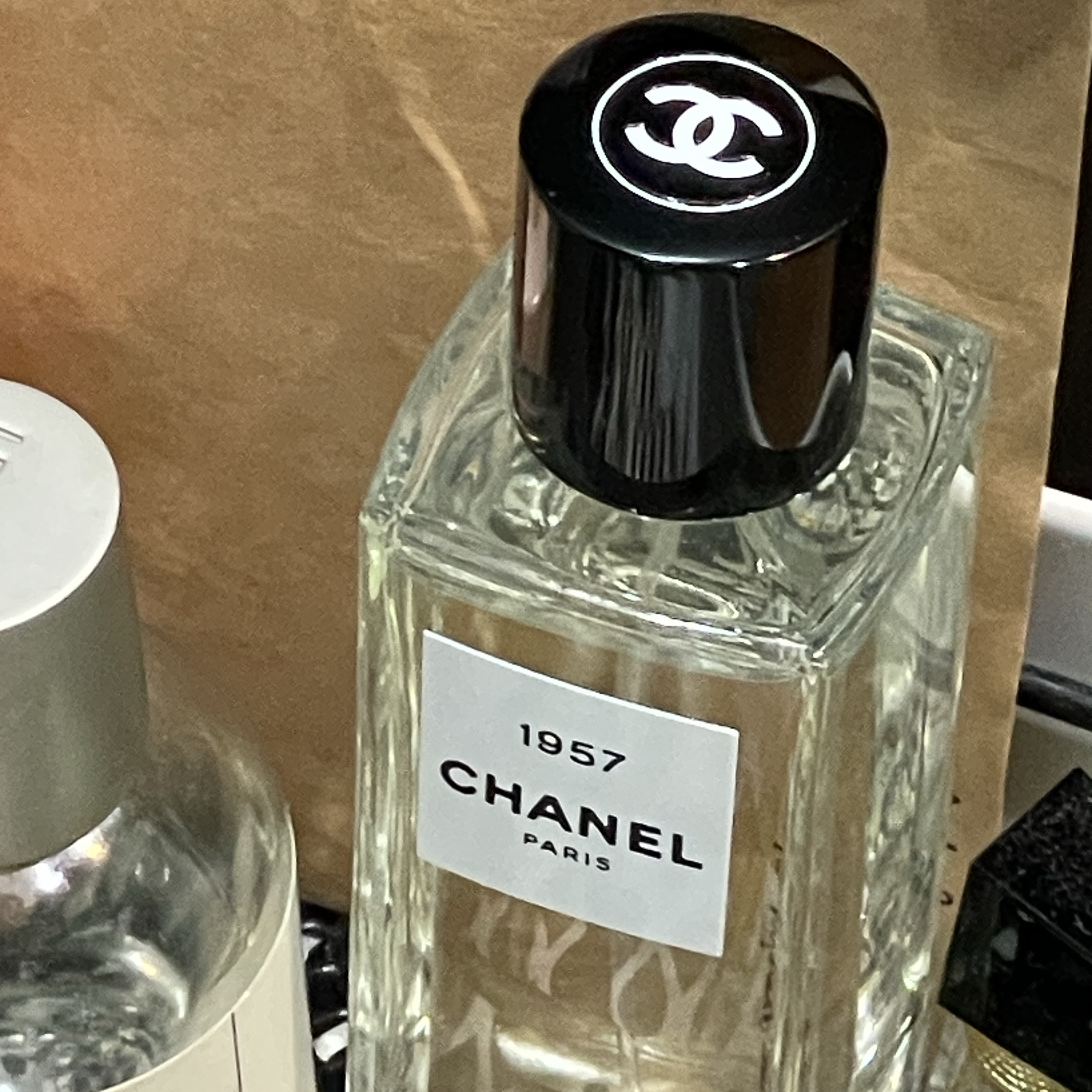 Chanel 1957 Les Exclusifs de Chanel Eau De Parfum 75ml 착용 스타일